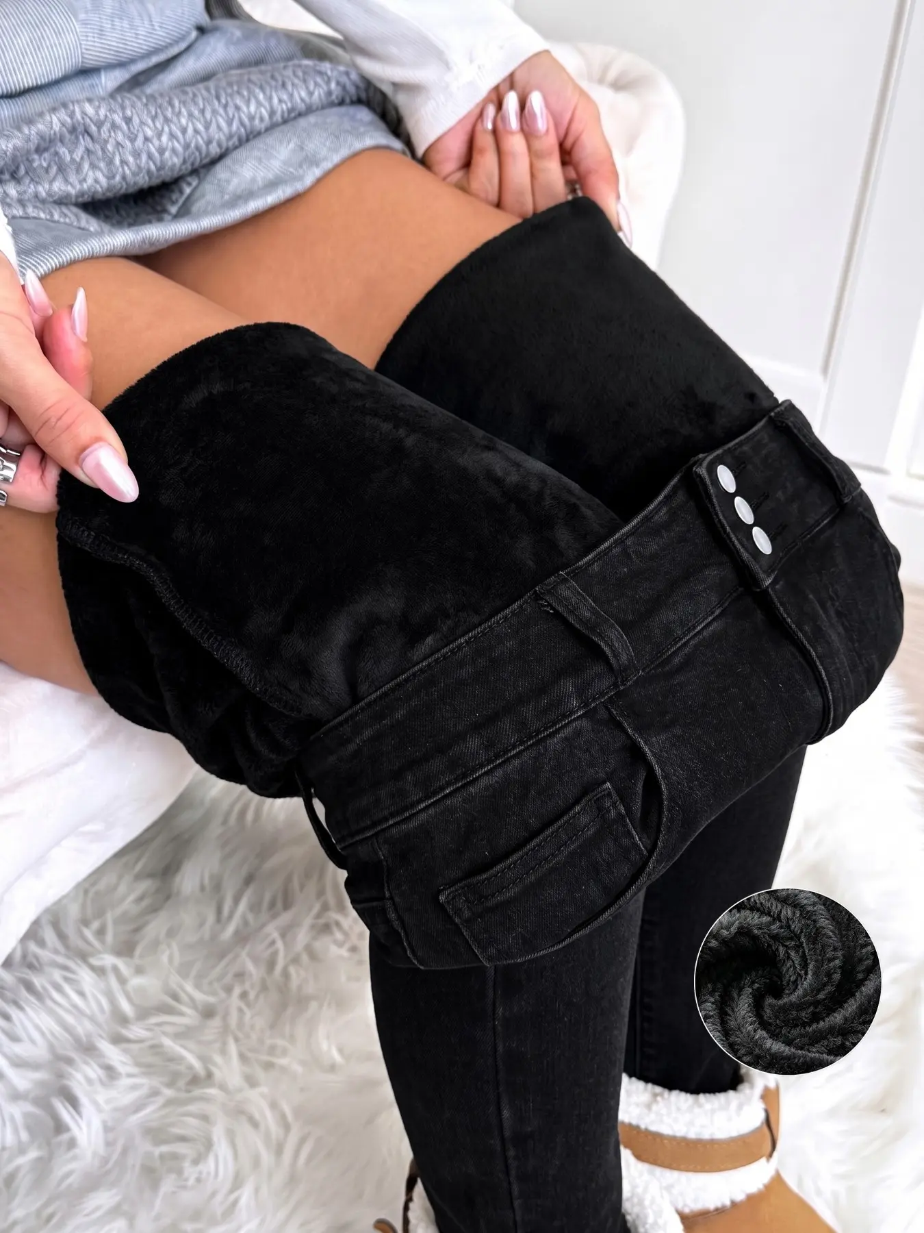 Women's Thickened Jeans with Three Buttons, Mid-Waist Slim Fit, Back Pleat Butt Lift, Elastic Waist, Casual All-Season Long Pants Bottom