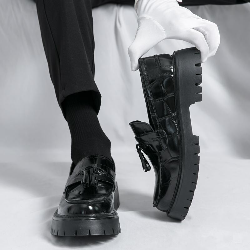 Ubetif Men's 2025 Fashionable Casual Tassel Decor Leather Slip-on Shoes,  Exquisite appearance Loafers, Simple Design Elegant Plain Round Toe Loafers, Business Style Temperament Flats for Daily Wear, MenShoes, Office Shoes, Valentine's Day, Gift for Him