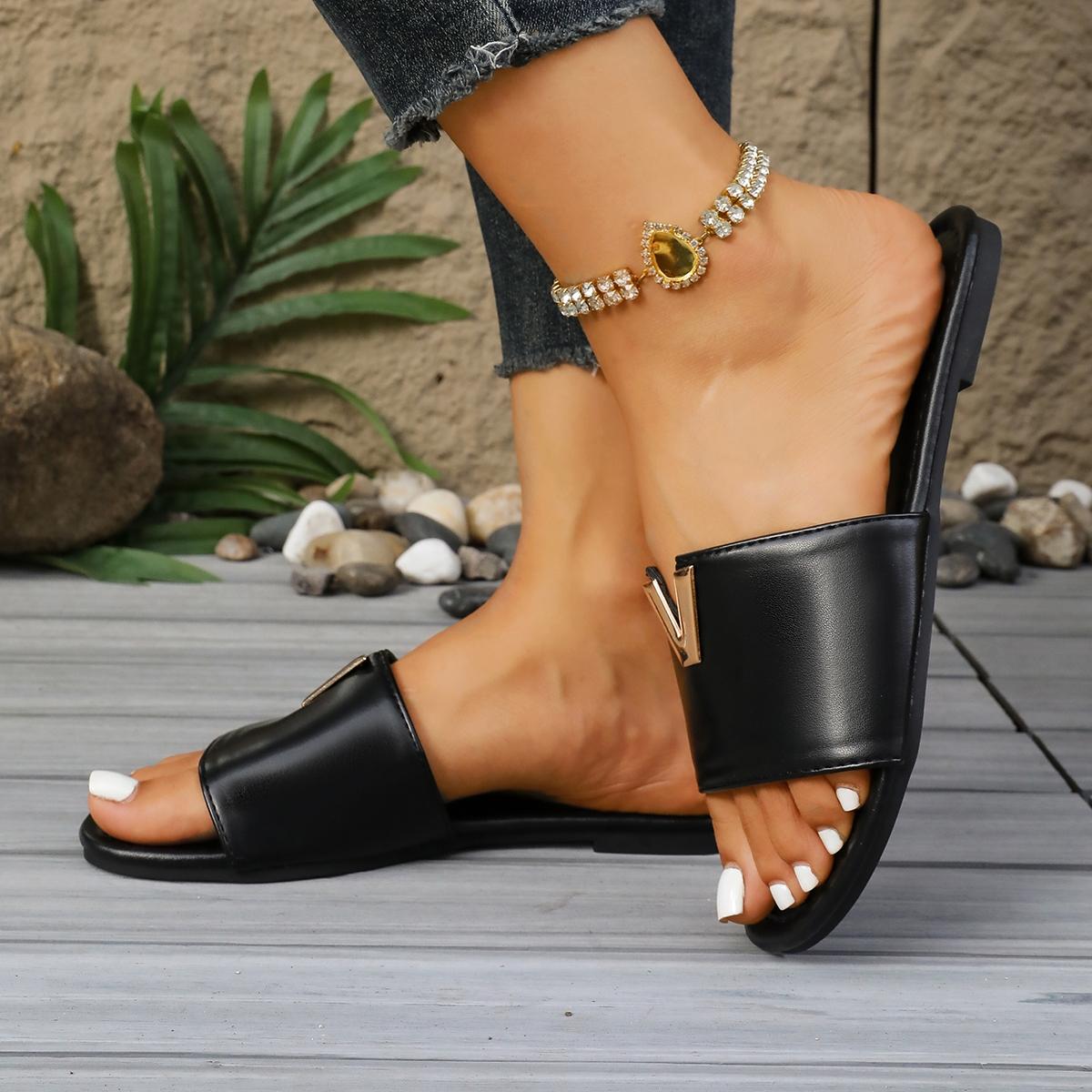One strap flat slide sandals with V-shaped metal ornament simple open toe lightweight slip-on women slides for summer daily matching Flat Summer Shoes