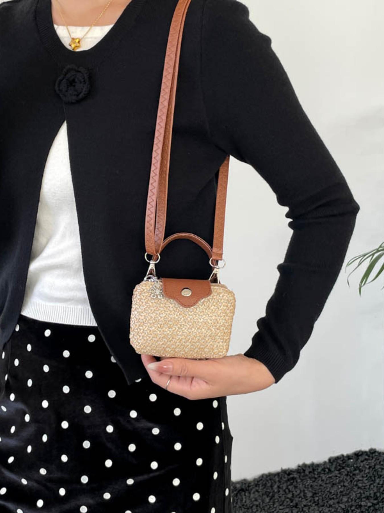 2026 New Straw Woven Leather Mini Bag, Flower Charm Handbag Crossbody Purse, Vacation Style Coin Purse, Fashionable and Stylish Accessory