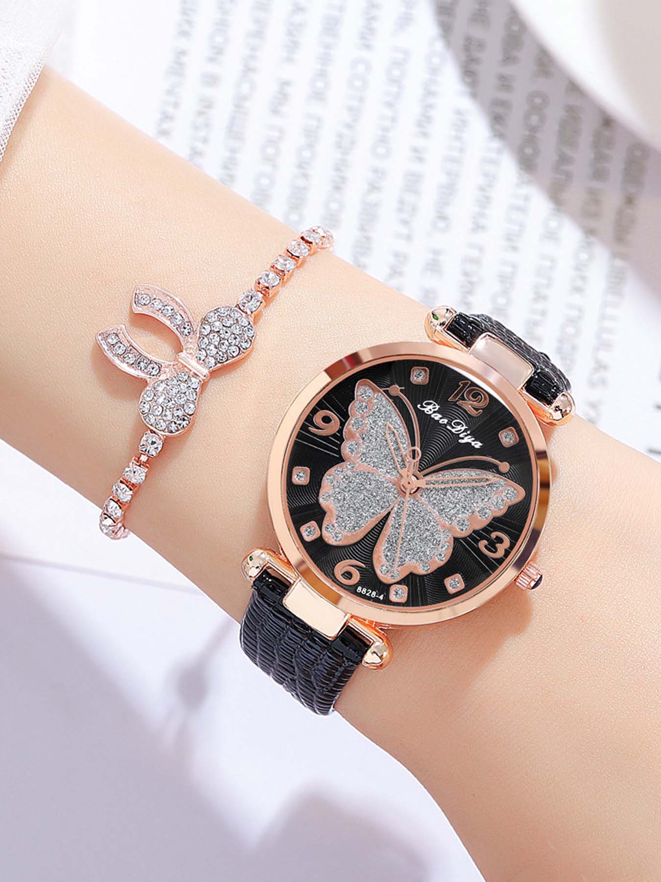 2-piece/Set Fashionable Minimalist Ultra-Thin Women's Butterfly Silver Powder Quartz Watch Leisure Leather Pin Buckle Watch Set