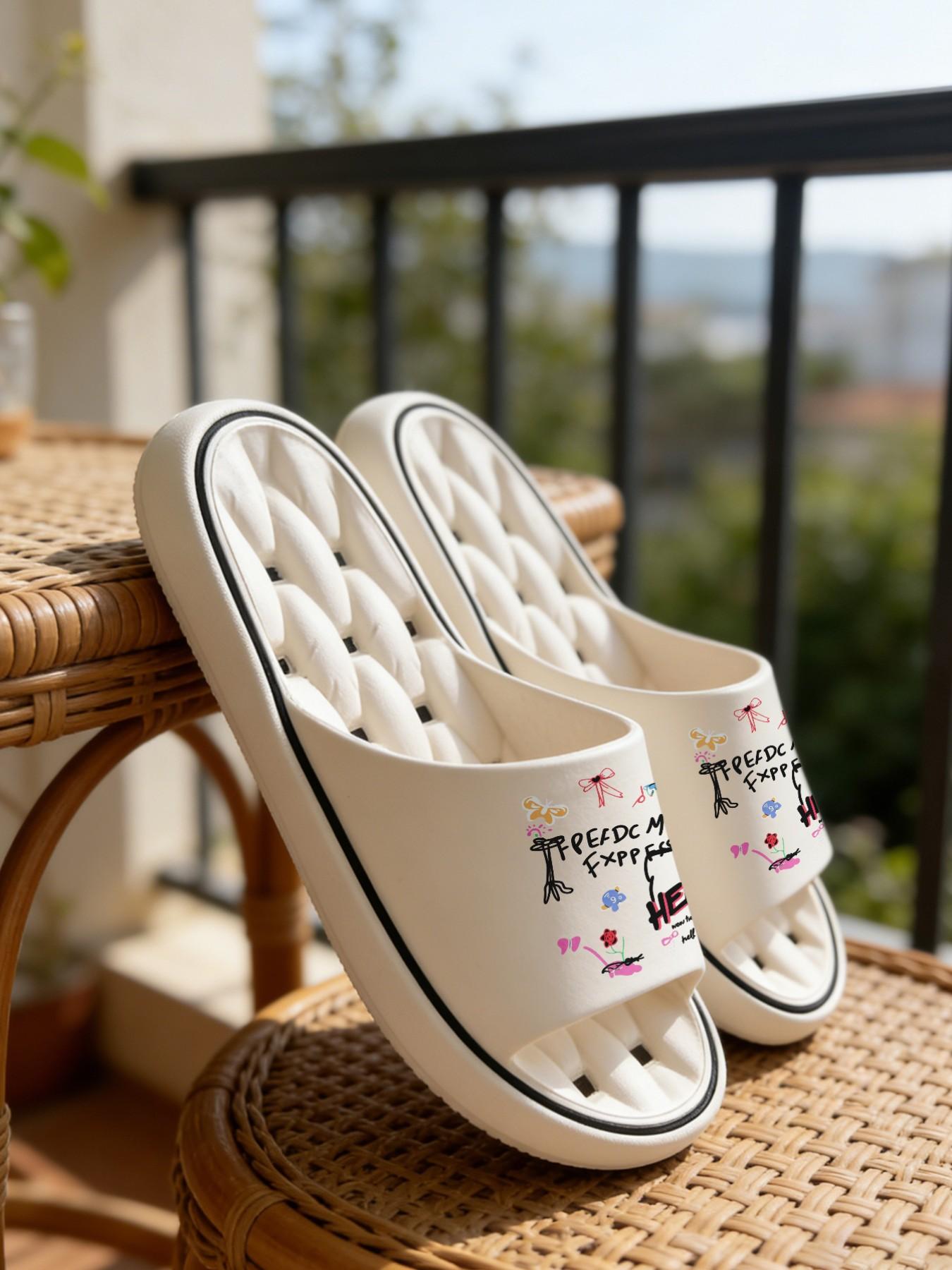 1 Pair Graffiti Letter Bow Themed Printed Hollow Massage Thick Sole Slippers, Sweet Cool Personality Style, Non-slip Soft Sole, Quick-dry for Bathroom, Indoor & Outdoor Dual-use, Open Toe Slides, Bathroom Casual Slippers