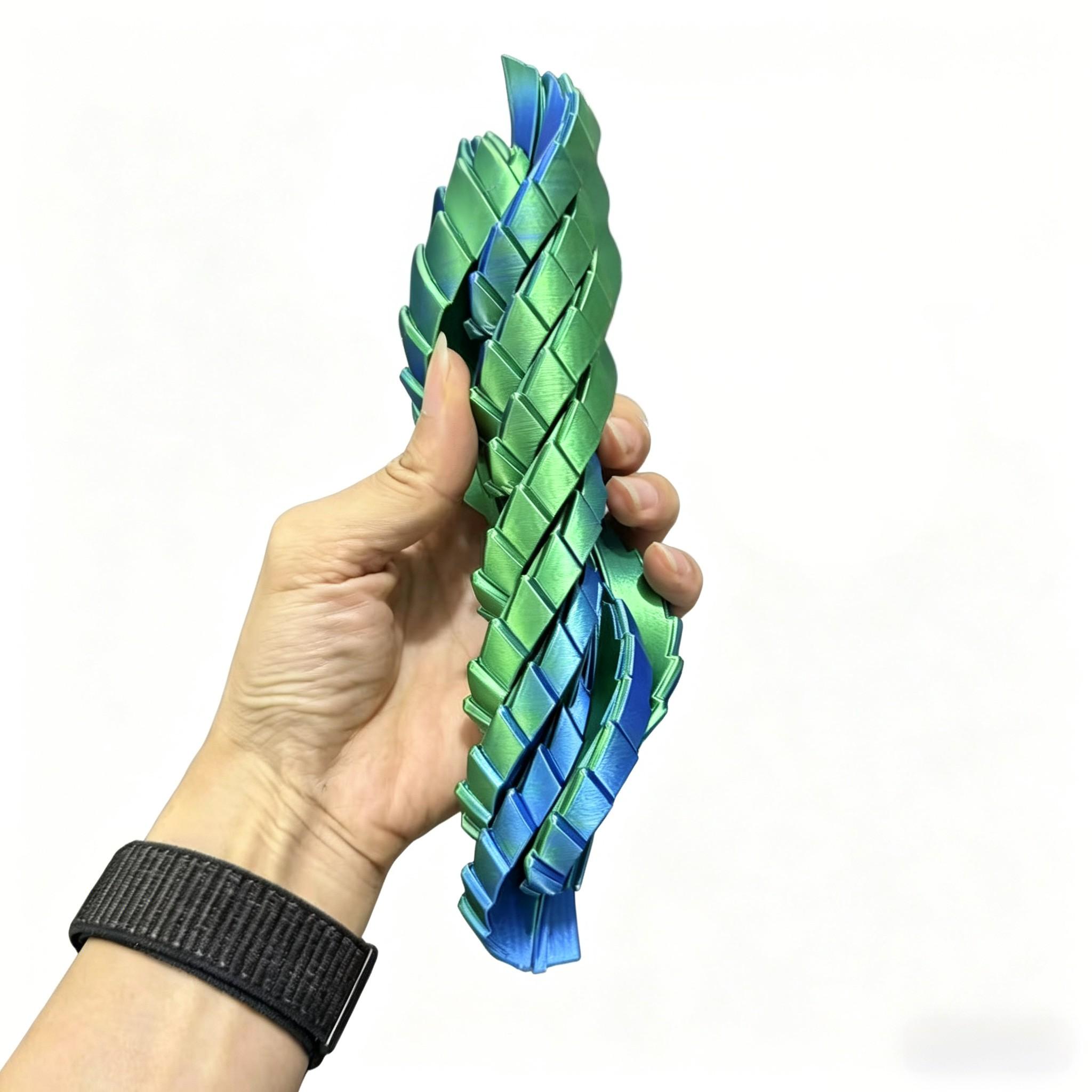 3D Printed Twist Egg, Pla Eco-Friendly Material, High Aesthetic Stress Relief Toy, Bendable and Transformable, Anxiety Relief, Gift for All Ages, Large Size, Multiple Colors Available