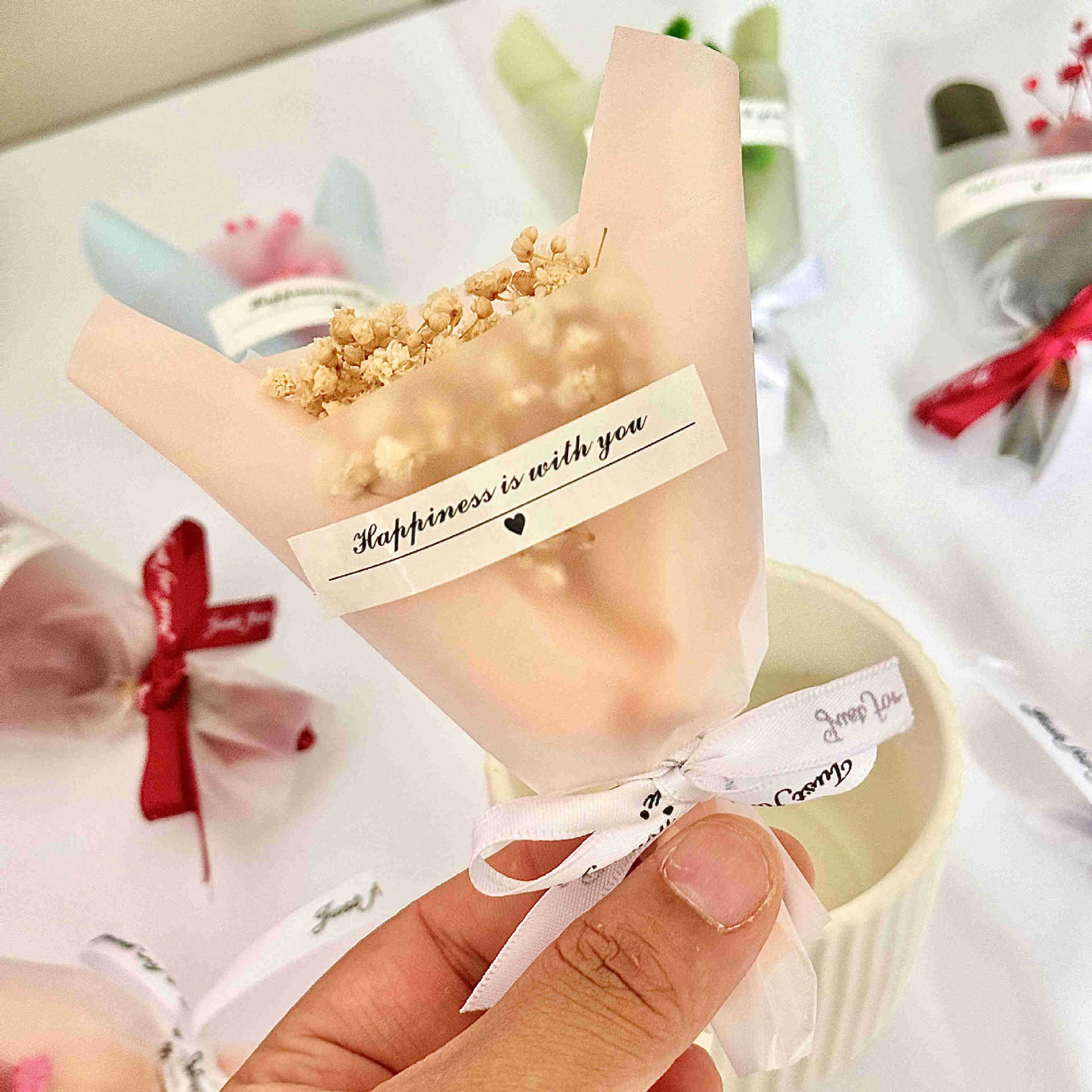 Mini Dried Baby's Breath Bouquet Gift Box | Natural Preserved Gypsophila Floral Arrangement | Elegant Wedding Favor for Guests | Rustic Party Keepsake for Adult Recipients | US Celebration Essential