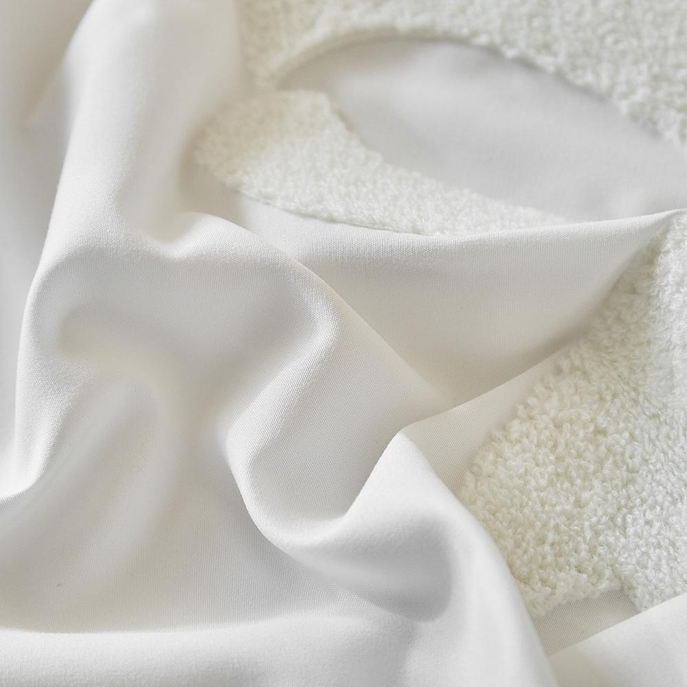 Towel  Embroidery pillowcases set of 2 counts, with bow pattern, simple and elegant, soft and comfortable. Each size includes two pillowcases. Available in two colors: white and khaki. There are 6 sizes available. They are suitable for bedroom, guest room