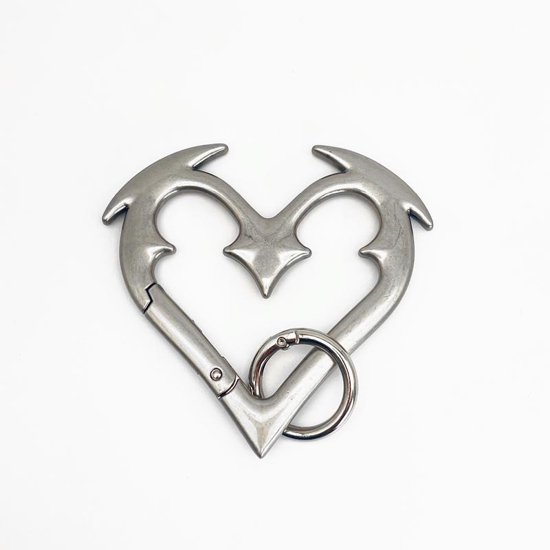 Gothic Heart Carabiner Keychain, Heavy Duty Metal Key Holder with Secure Clip, Unique Bag Charm Accessory, Bold Statement Keychain for Car Keys, Backpack & Purse Decoration, Stylish Gift for Men Women Teens, Everyday Carry Accessory