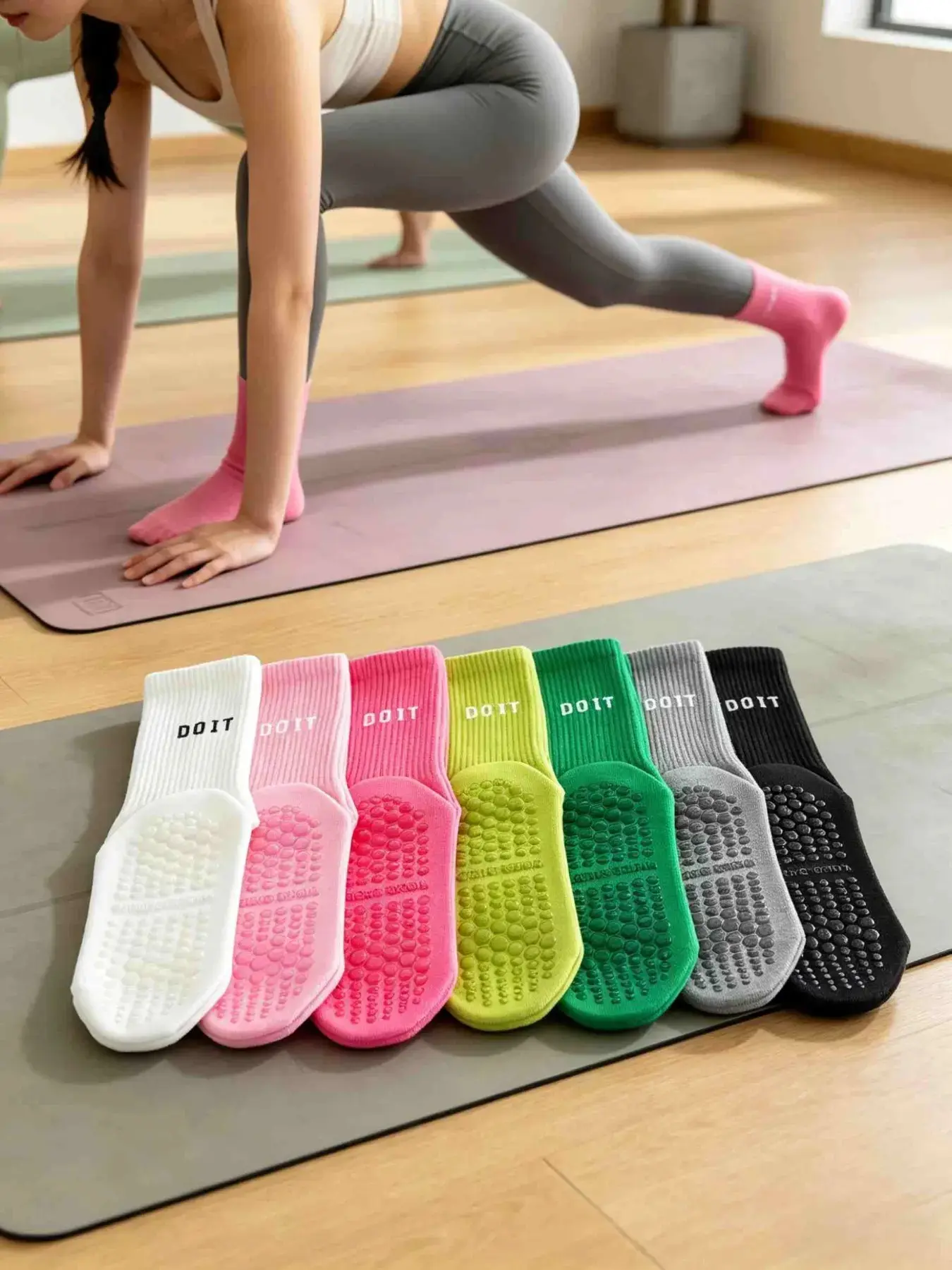 7 Pairs Women's Pilates Socks, Non-Slip Yoga and Barre Socks, Studio Workout Socks, Anti-Slip Training Socks, Round Neck and Ankle Socks