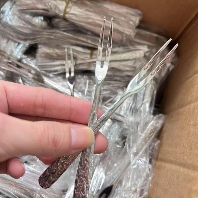 Stainless Steel Fruit Picks Dessert Forks European Long Handle Cake Spoons (8pcs), Elegant Design, Perfect for Parties & Events