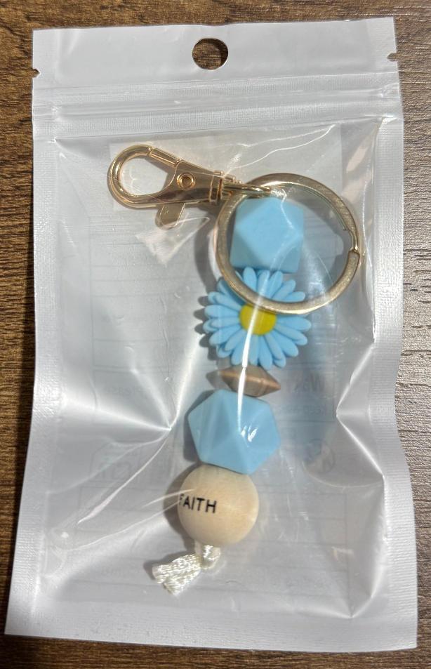 Elegant Daisy Keychain, Soft Silicone Beaded Wristlet, Perfect Mother's Day Gift for Mom, Viral Tiktok Accessory, 1pcs