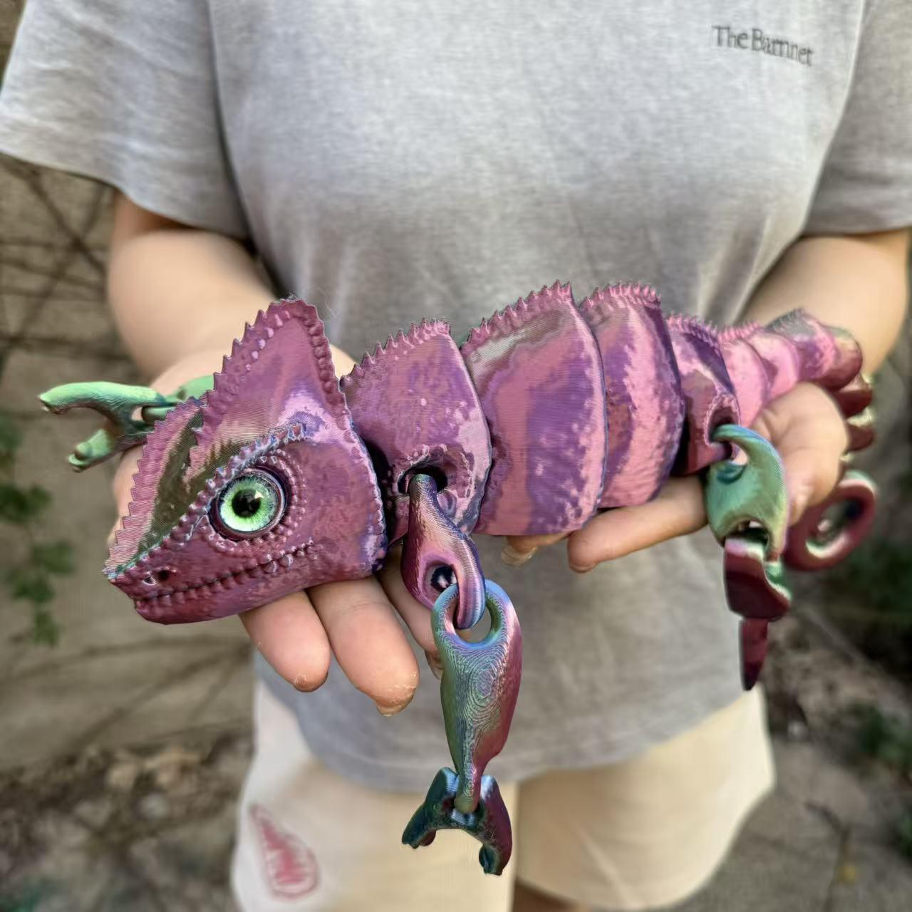 3D Printed Chameleon Figurine with Realistic Eyes, Moving Joints, Articulated Fidget Figurines, Home Decor, Christmas Gift, Birthday Present, Animal Statue