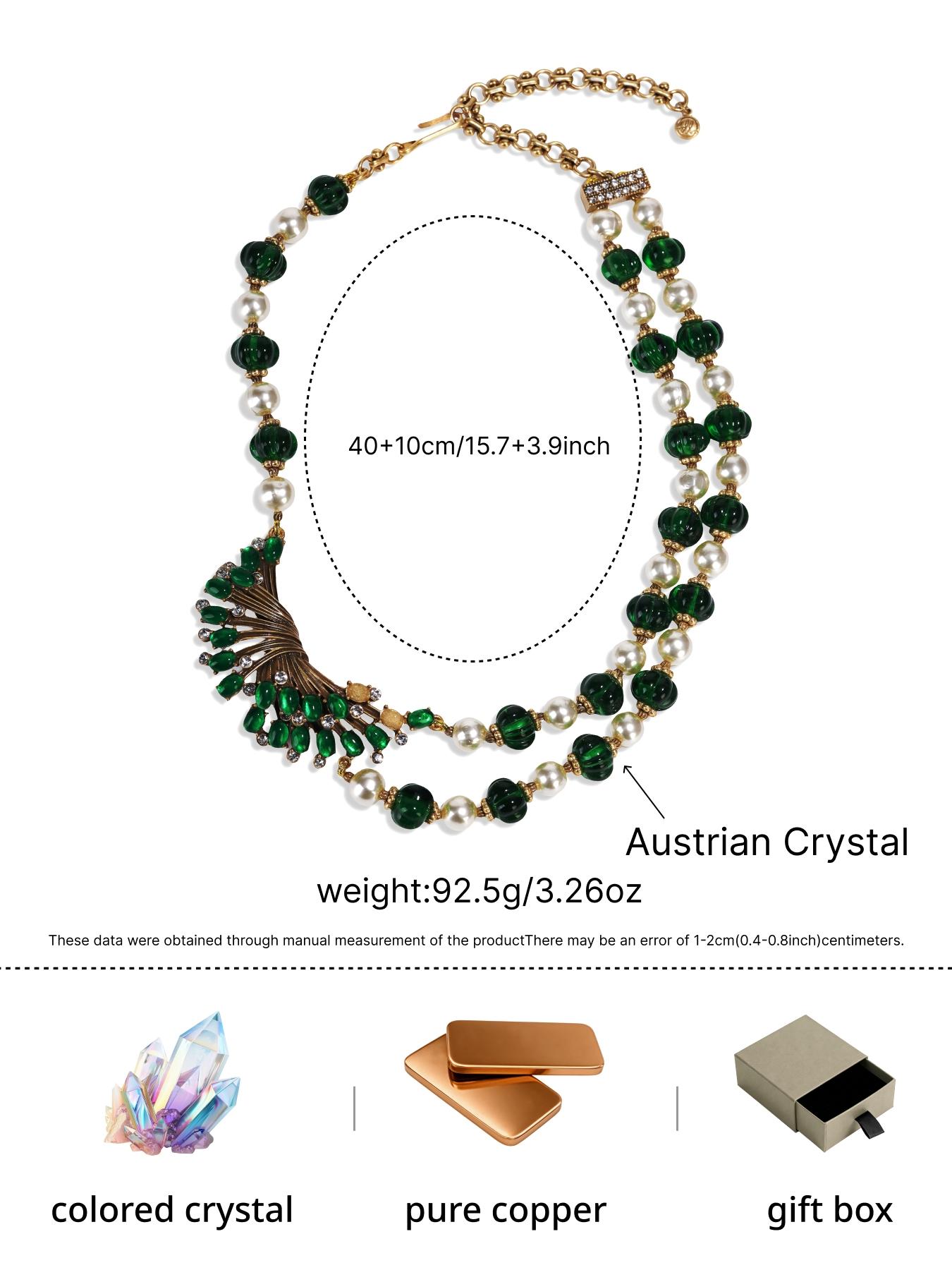 1 retro elegant fan-shaped diamond necklace, with a fan-shaped outline outlining an elegant curve. The white shell and broken diamonds complement each other, making it suitable for daily commuting, vacation and dating. It is also a surprising and exquisit