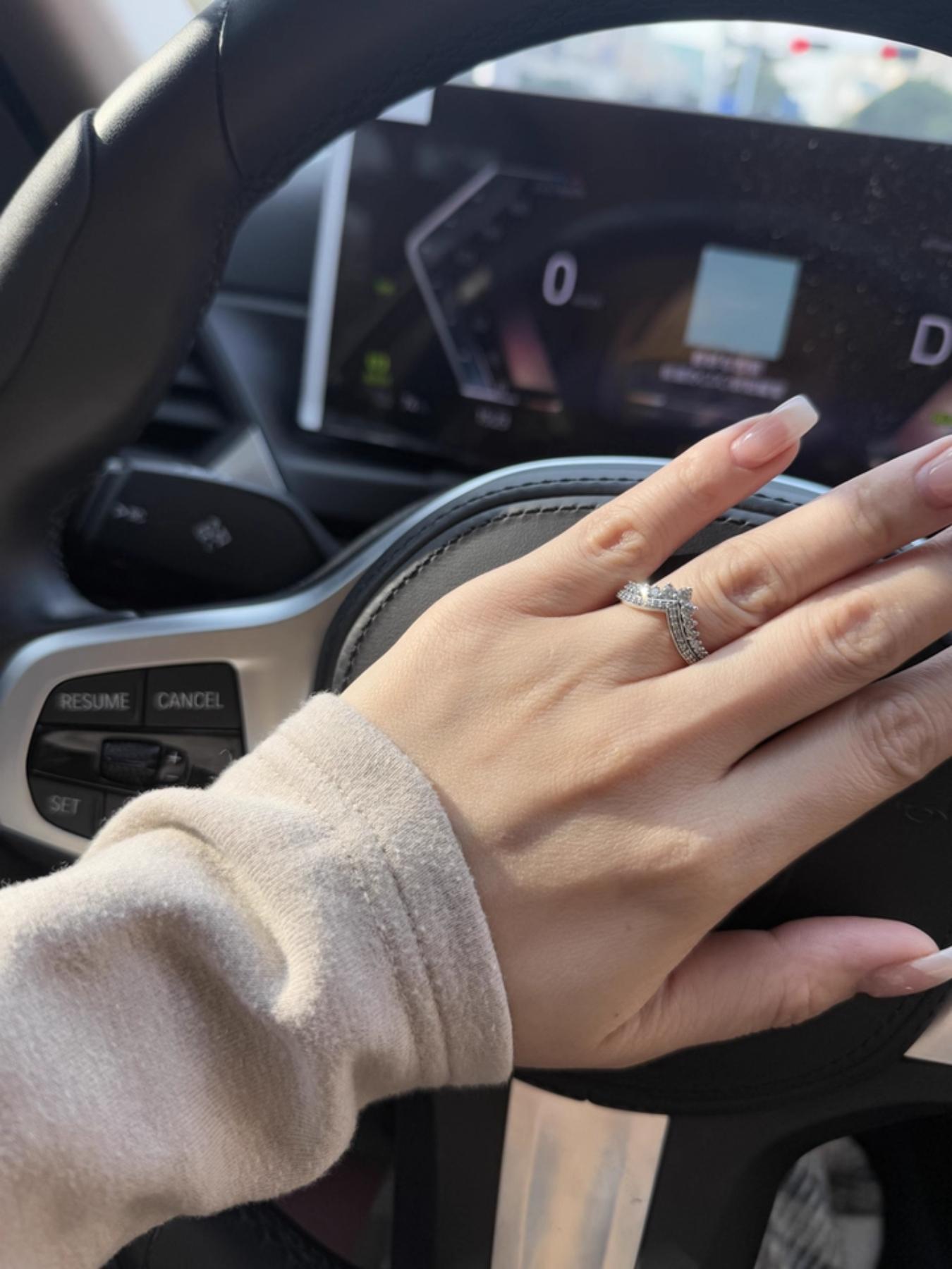 Artificial Zircon Ring, Luxurious V-Shape Wishbone Princess Crown Couple Engagement Ring, Perfect Wedding Gift for Her