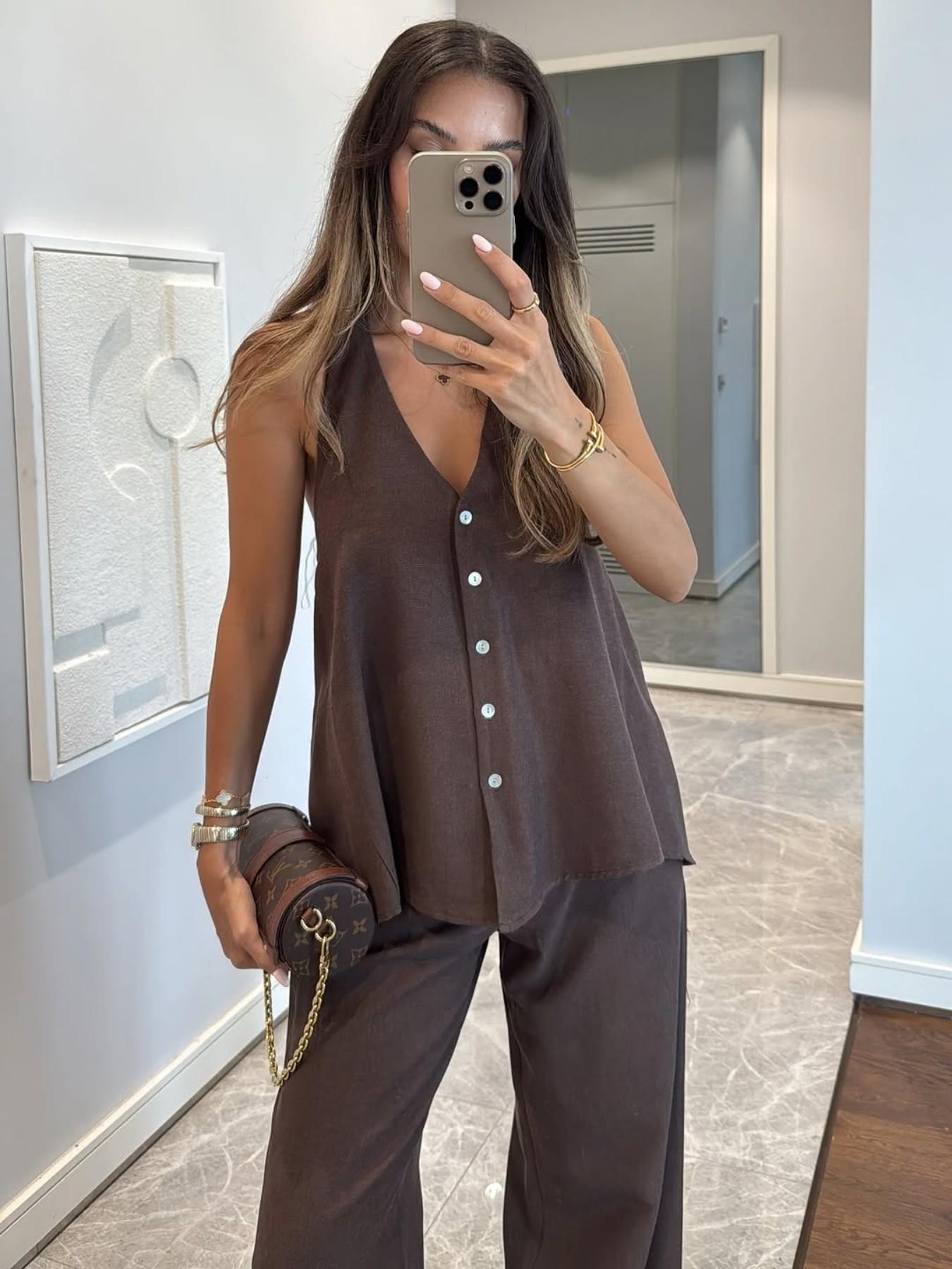 Women's Casual Vacation Style Halter Neck V Neck Backless Tie Back Sleeveless Crop Top with Wide Leg Pants Set