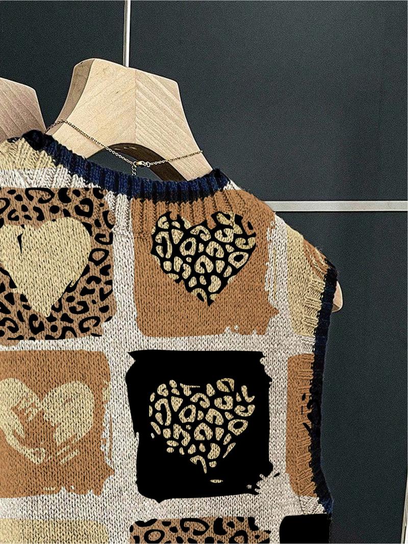 1 piece + Spring/Summer Back-to-School Casual Style Loose Round-neck Sleeveless Knitted Color-Contrasting Dark Blue Embroidered Checkered Heart Print Valentine's Day Knit Top for Women, suitable for wearing alone or paired with a jacket for an outfit.