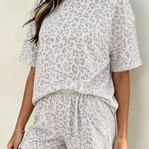 Women's Pink Leopard Print Oversized Short Sleeve Tee & Elastic Waist Shorts 2 Piece Set, Y2K Soft Casual Loungewear, Comfy Sleepwear Home Outfit Pajama Set