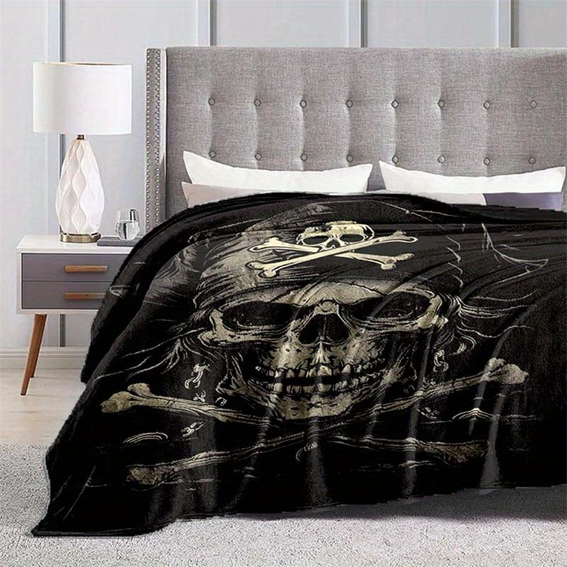 Pirate skull pattern soft polyester blanket - comfortable, warm, machine washable sofa, bed, picnic, travel blanket - rectangular, perfect for pets and holiday gifts