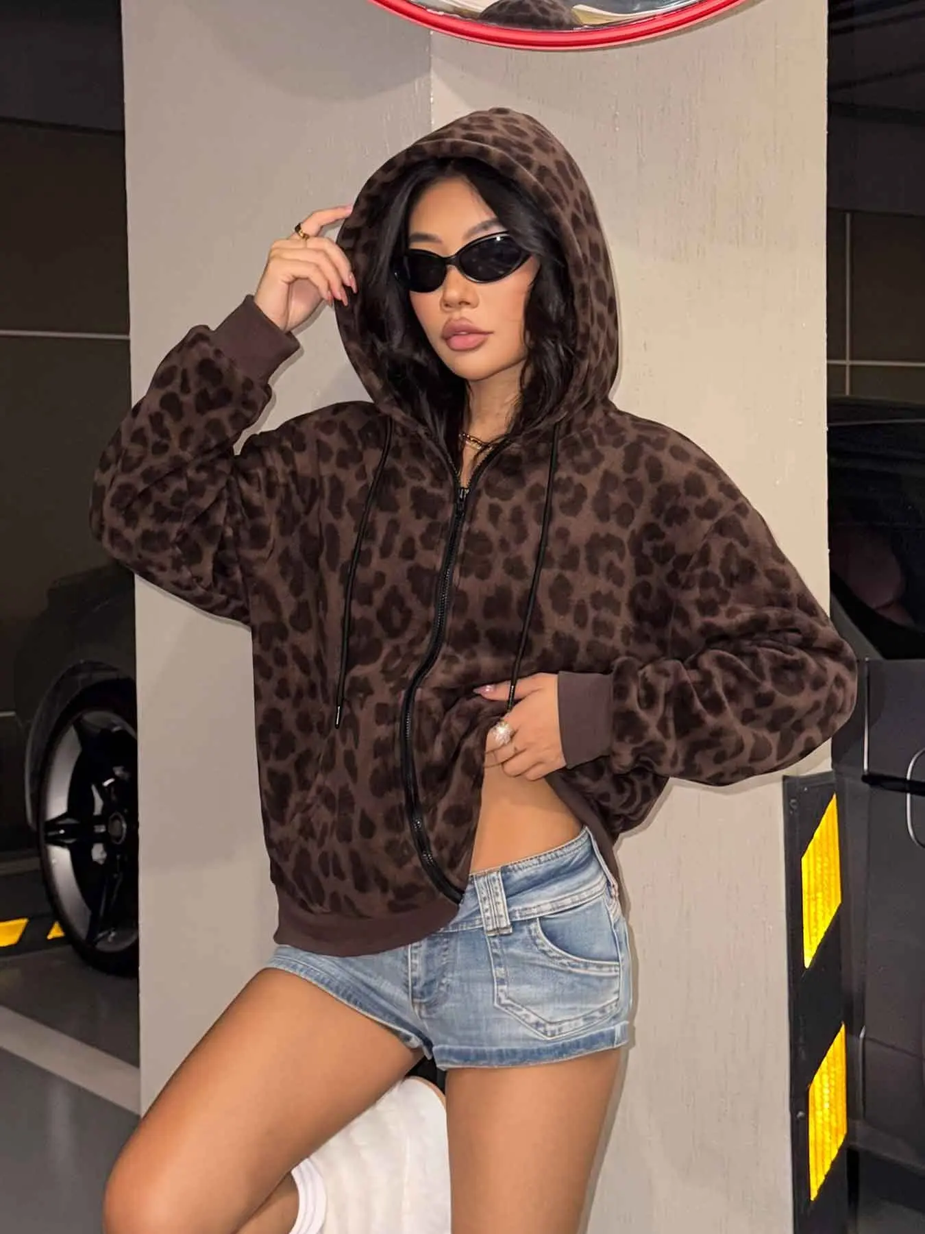 Y2K Brown Leopard Print Zip‑Up Hoodie Jacket for Women, Oversized Loose Fit Drawstring Hooded Sweatshirt, Streetwear Full‑Zip Outerwear for Daily & Going‑Out Look #springsaledeals2026 #summeroutfits #tiktokshopmademebuyit #leopardhoodie