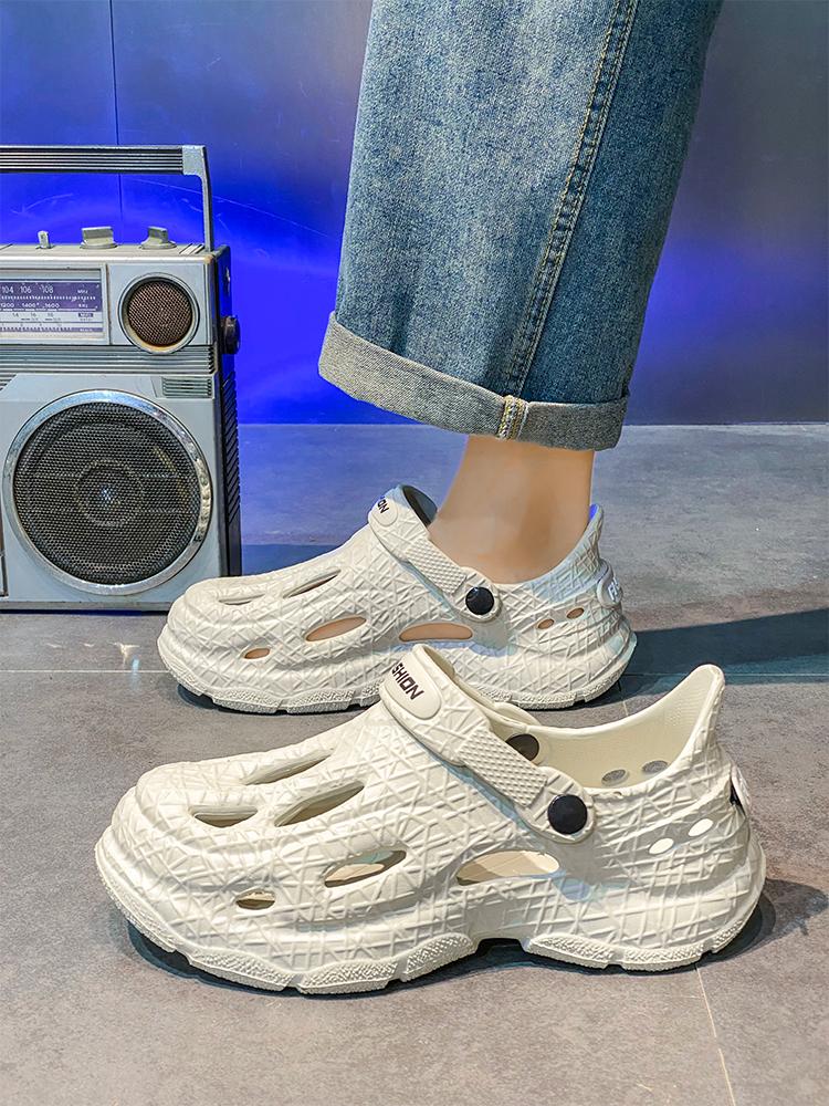 Unisex Black Textured Clogs: Dual-Wear Toe-Cap, Summer Outdoor Beach Slides