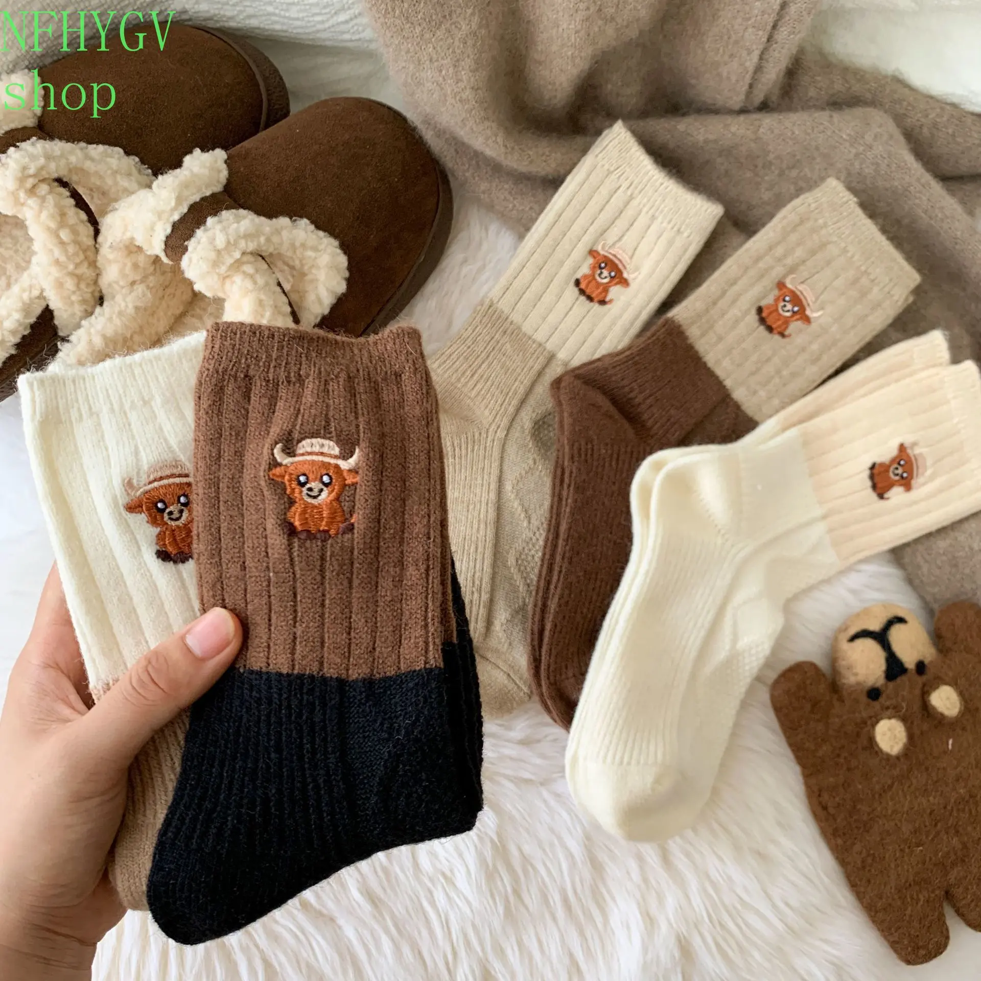 Women’s Embroidered Highland‑Cow Crew Socks, Color‑Block Ribbed‑Knit Mid‑Calf Socks, Fall‑Winter Casual Multi‑Pair Sock‑Pack, Designed For Indoor‑Wear And Daily‑Styling Occasions