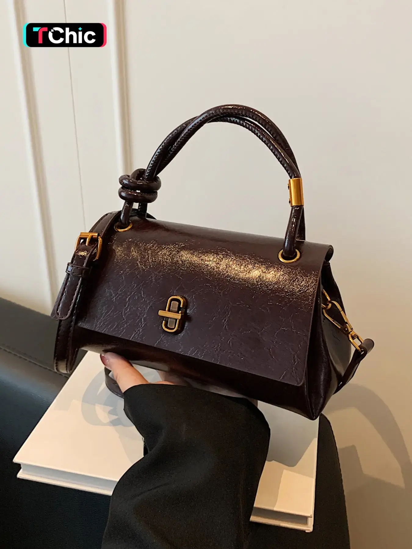 Light luxury vintage minimalist crossbody bag, reinforced handle, high-quality and elegant feel, adjustable shoulder strap, versatile for daily use, commuting, campus, dates, lightweight and portable single-shoulder crossbody bag.