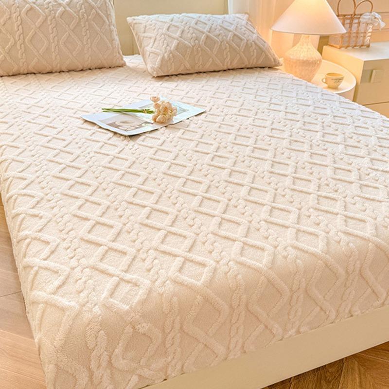 King Queen Size Diamond Pattern Bed Sheet Set, Soft Washable Fabric, Deep Pocket Design, Includes 1 Fitted Sheet and 2 Pillowcases #GLOBAL PICKS