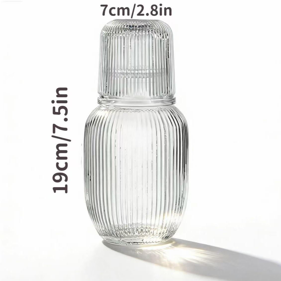 Premium Vintage Embossed Glass Bedside Carafe & Tumbler, Large Capacity Ins Style Thickened Explosion-Proof Pitcher with Dustproof Inverted Cup, Reusable Heat Resistant Stylish Drinkware Beverage Glassware for Home Living Room Hosting Office