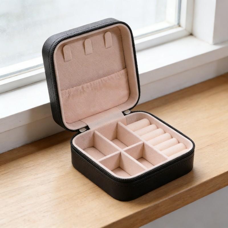 Luxury portable jewelry storage box, compact and delicate, easy to carry around. It is waterproof and dustproof to effectively protect your jewelry, very practical for travel, business trips and daily outings. It can store earrings, necklaces