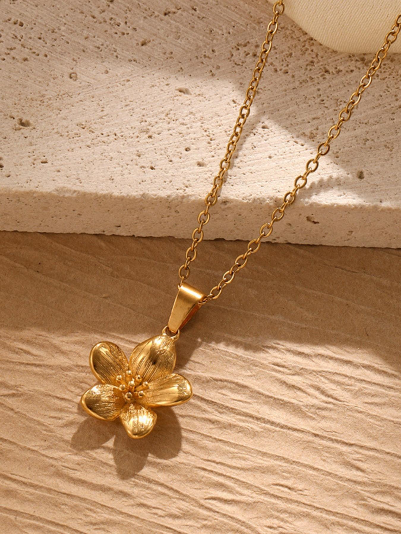 Flower Pendant Necklace for Women, Stainless Steel Everyday Jewelry, Wedding Gift, Elegant Bridal Accessory