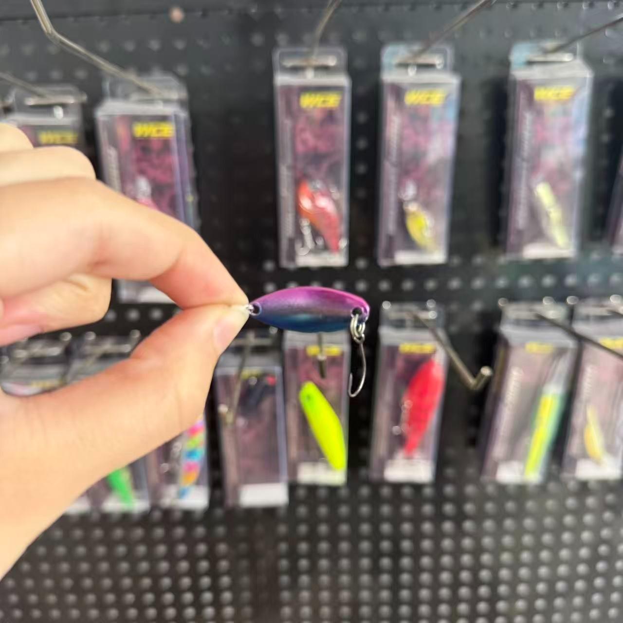 Replica of a Famous Brand, Bestseller, 1 Piece, Micro-Object Mouth Copper Colored Metal UV Glow Focusing on Walleye Bait, Suitable for Freshwater and Saltwater Fishing Accessories, Fishing Gear, and Supplies