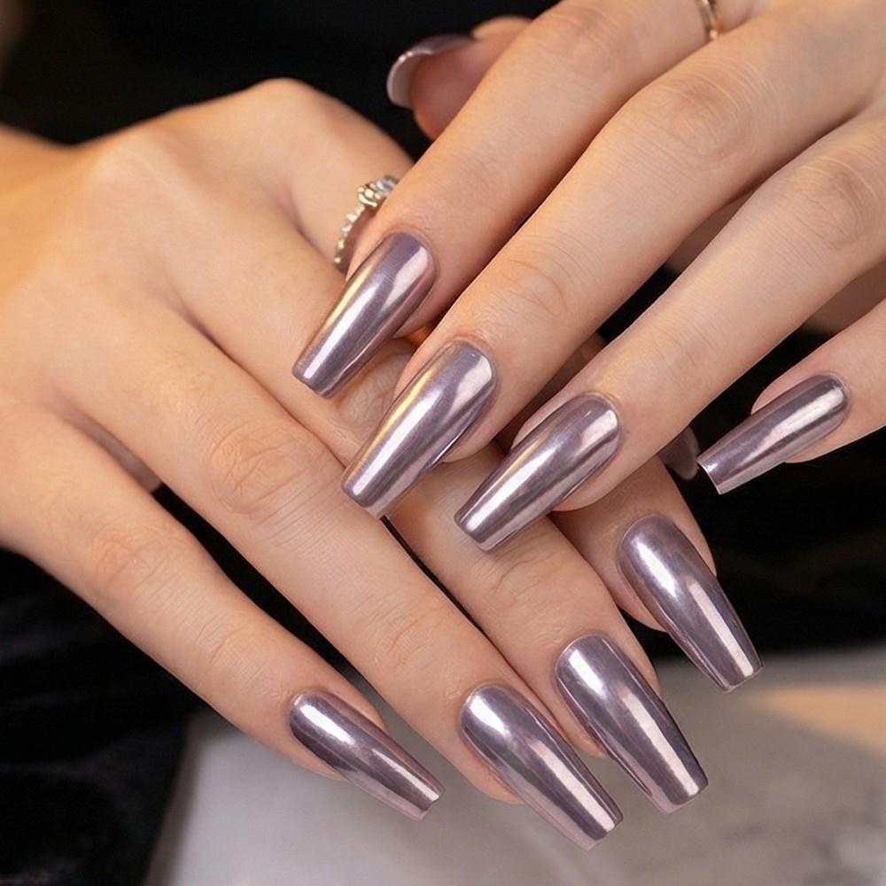 ELLE LOUREL Nails Salon Mirror Smoky Gray Nail Polish, 10ml, Compact Bottle, Portable and Easy to Carry, Quick-Dry Formula, Gentle and Non-Damaging to Nails, 1-2 Coats for Full Saturation, Long-Lasting and Scratch-Resistant, Premium Feel