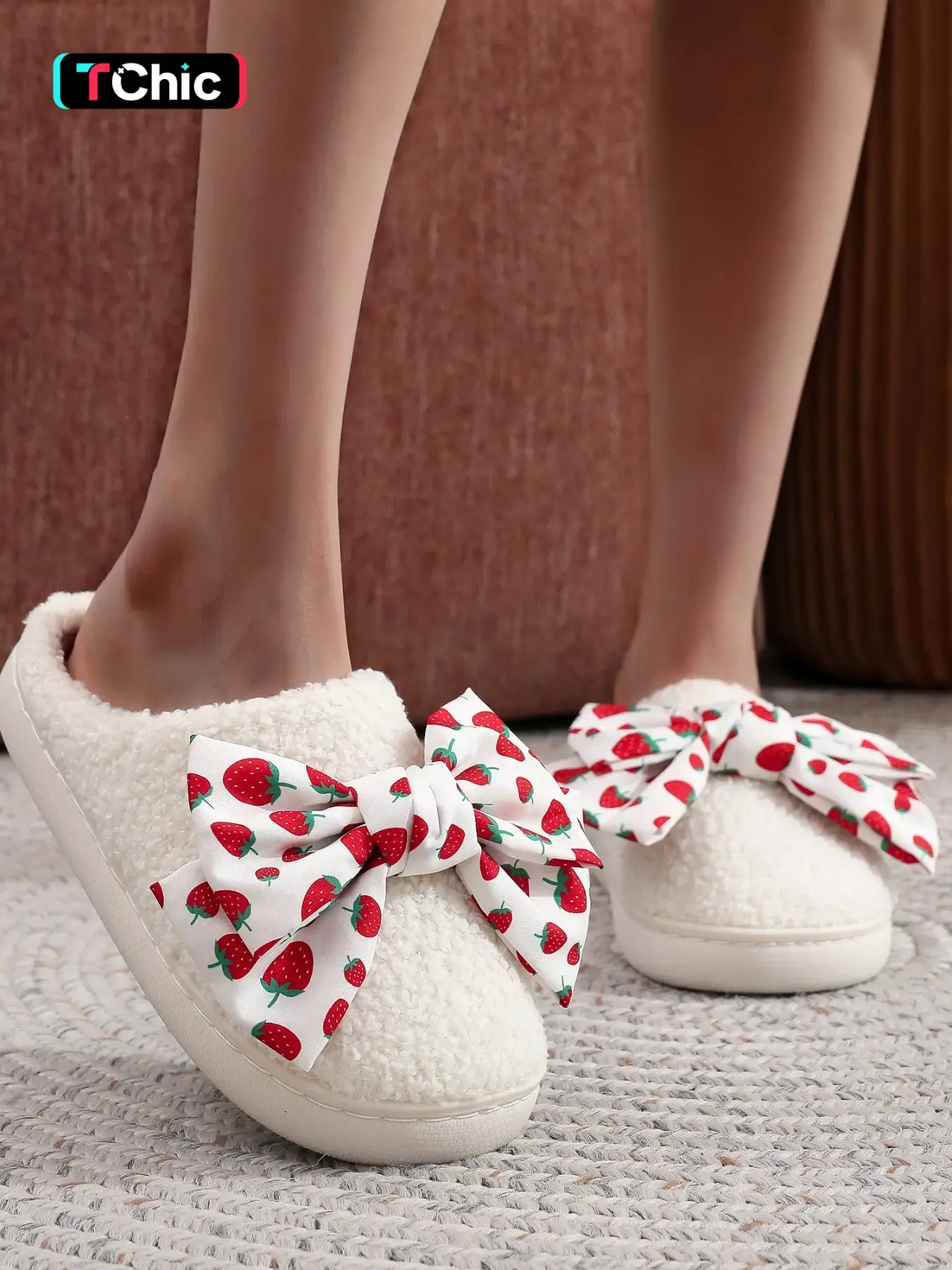 Women's Strawberry Print Plush Slippers, House Slippers, Soft Comfortable Home Shoes, Perfect for Fall Winter, Ideal Christmas Gift