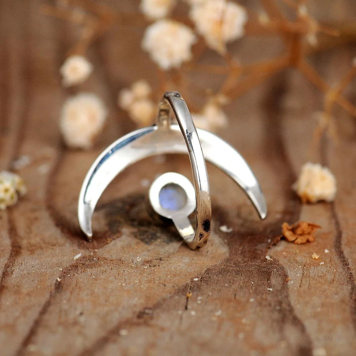 Women's Retro Inlay Synthetic Moon Stone Open Adjustable Ring - Bohemian Fashion Costume Jewelry for Casual Daily & Festival Occasions