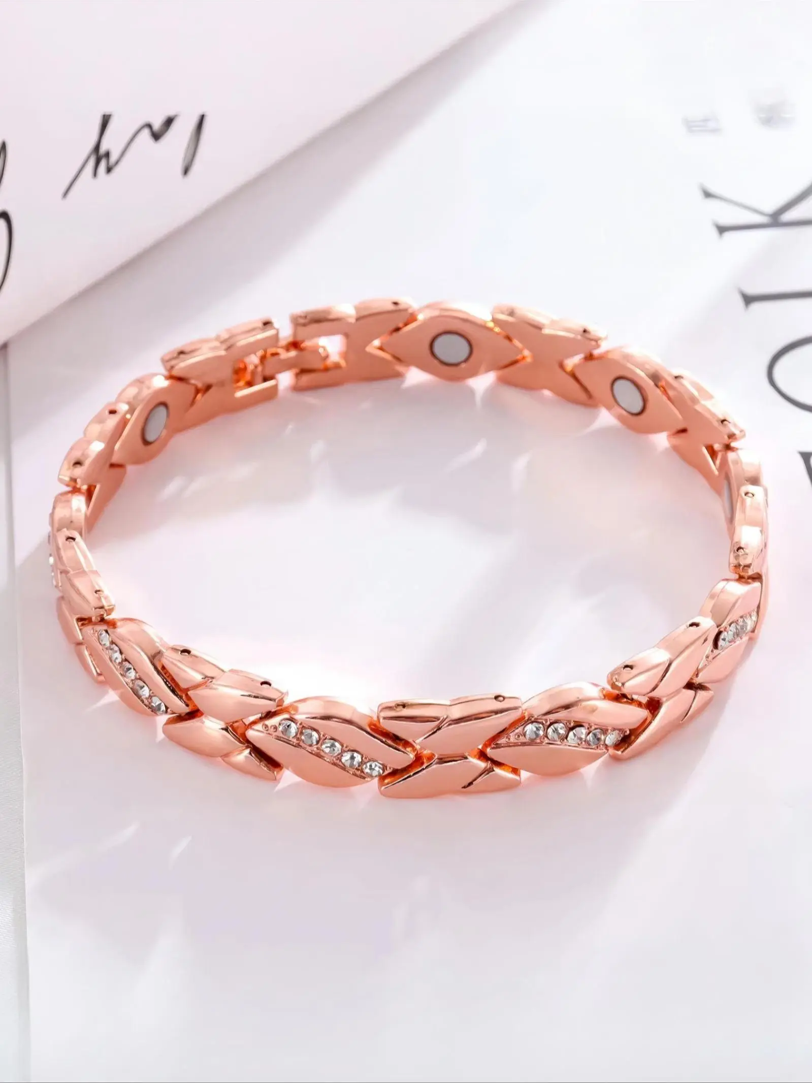 Women's Leaf Bracelet, Pure Copper Magnetic Bracelet with Diamonds, 3500 Gauss Effective Magnet, Outdoor Fun Accessory, Fashion