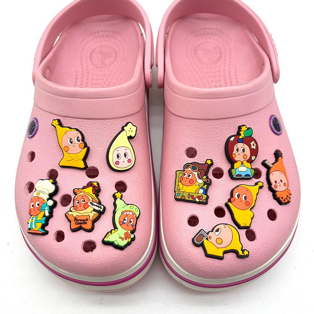 10pcs Cartoon Yellow Star Character PVC Shoe Accessories, DIY Waterproof Detachable Sandal Strap, Kids Christmas Gift, Party Style