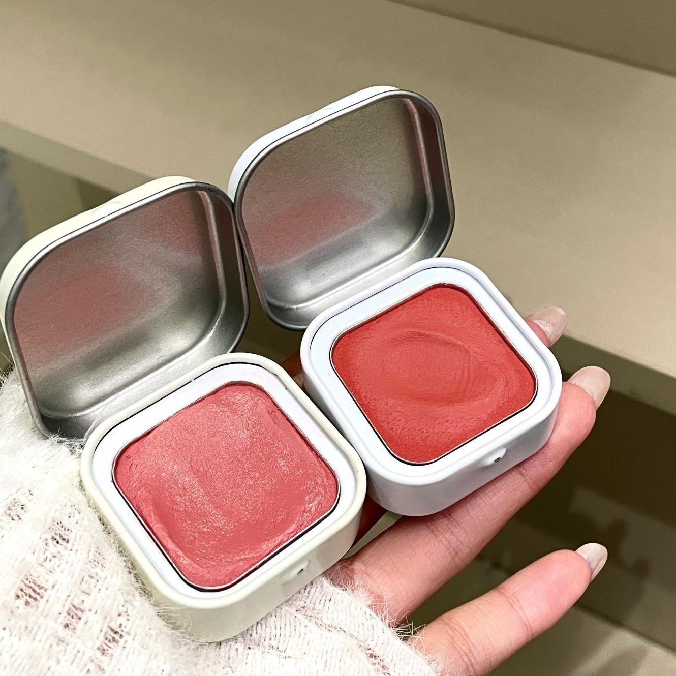 Lightweight Smooth Soft Blush, Matte, 4 Colors Available, Natural Look, Long-Lasting, Waterproof Sweatproof, Ideal Gift, Suitable for All Skin Types