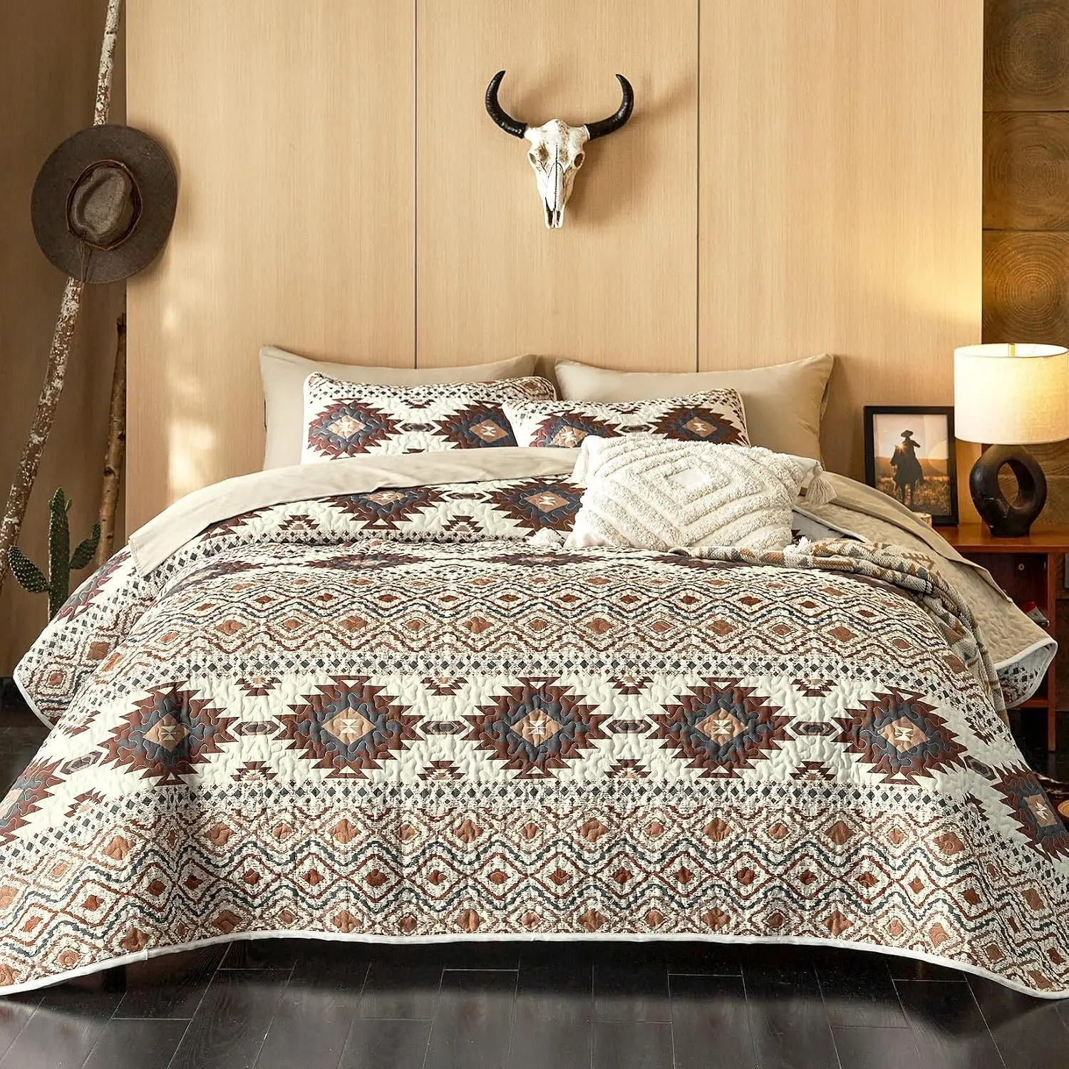 Western Quilt Set, Southwestern Aztec Country Style with Rustic Ranch Vibe, Reversible Lightweight Bedspread Coverlet, 3 Pieces, Beige Brown, Twin/Twin XL Size