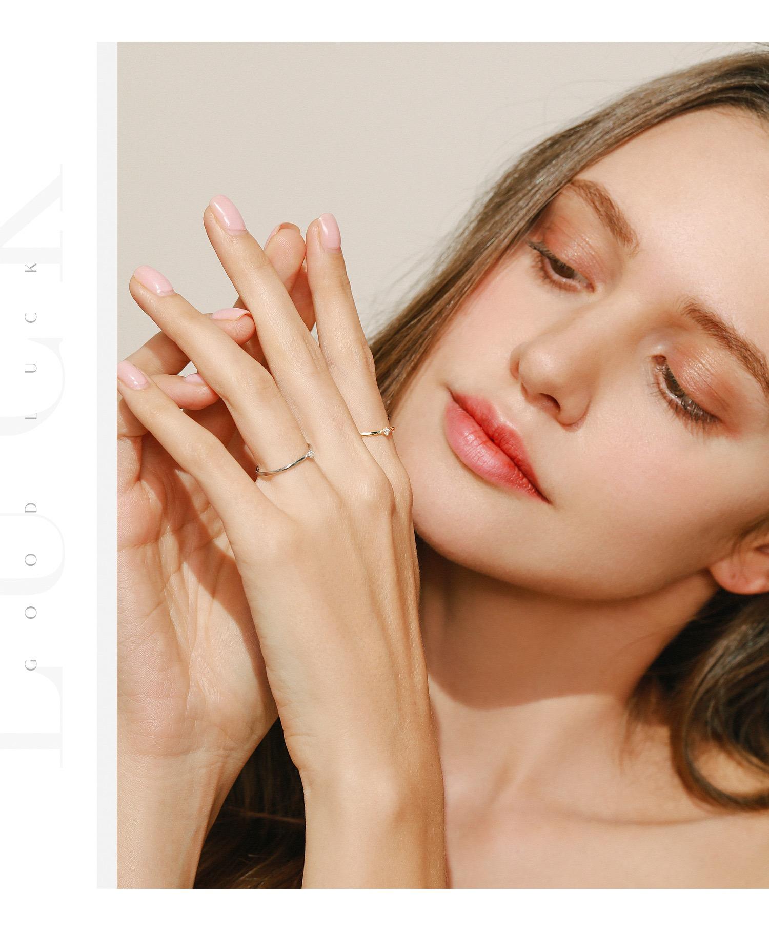 DRINSPER Solitaire S925 DVVS Synthetic Moissanite Sterling Silver Ring for Women Girls Classic Simple Versatile Stacking Layering Ring Suitable for Daily Wearing Jewelry Gift for Girlfriend Mom