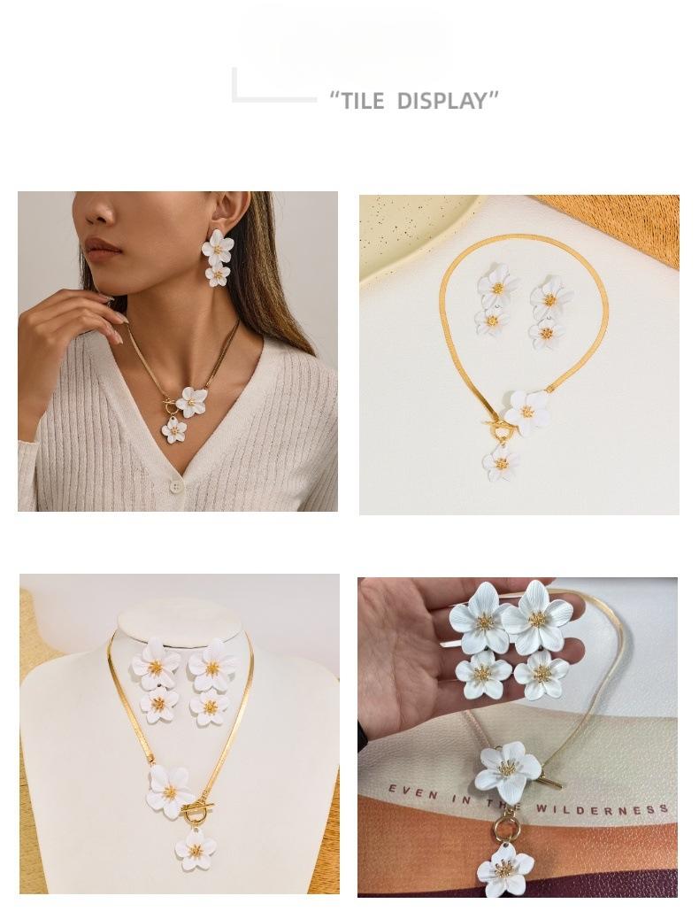 New Chinese-style trendy large flower necklace - High-end spray-painted flower pendant jewelry set