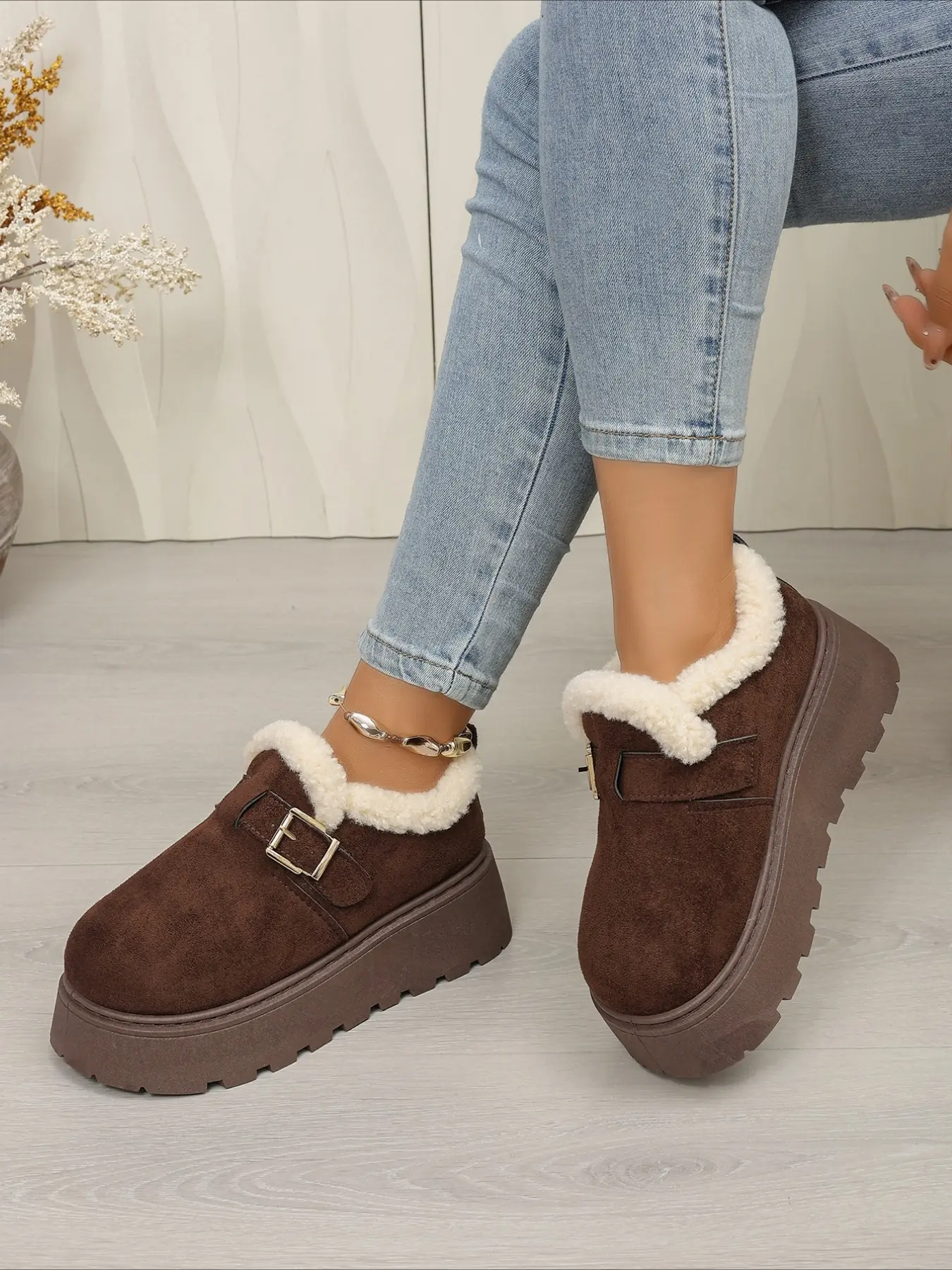 1 Pair Women's Metal Buckle Thick Sole Fleece Lined Clogs, Retro Lazy Style Height Increasing Warm Fur Shoes, Versatile Fall Winter Footwear, Walking Shoes for Indoor, Outdoor & Commute