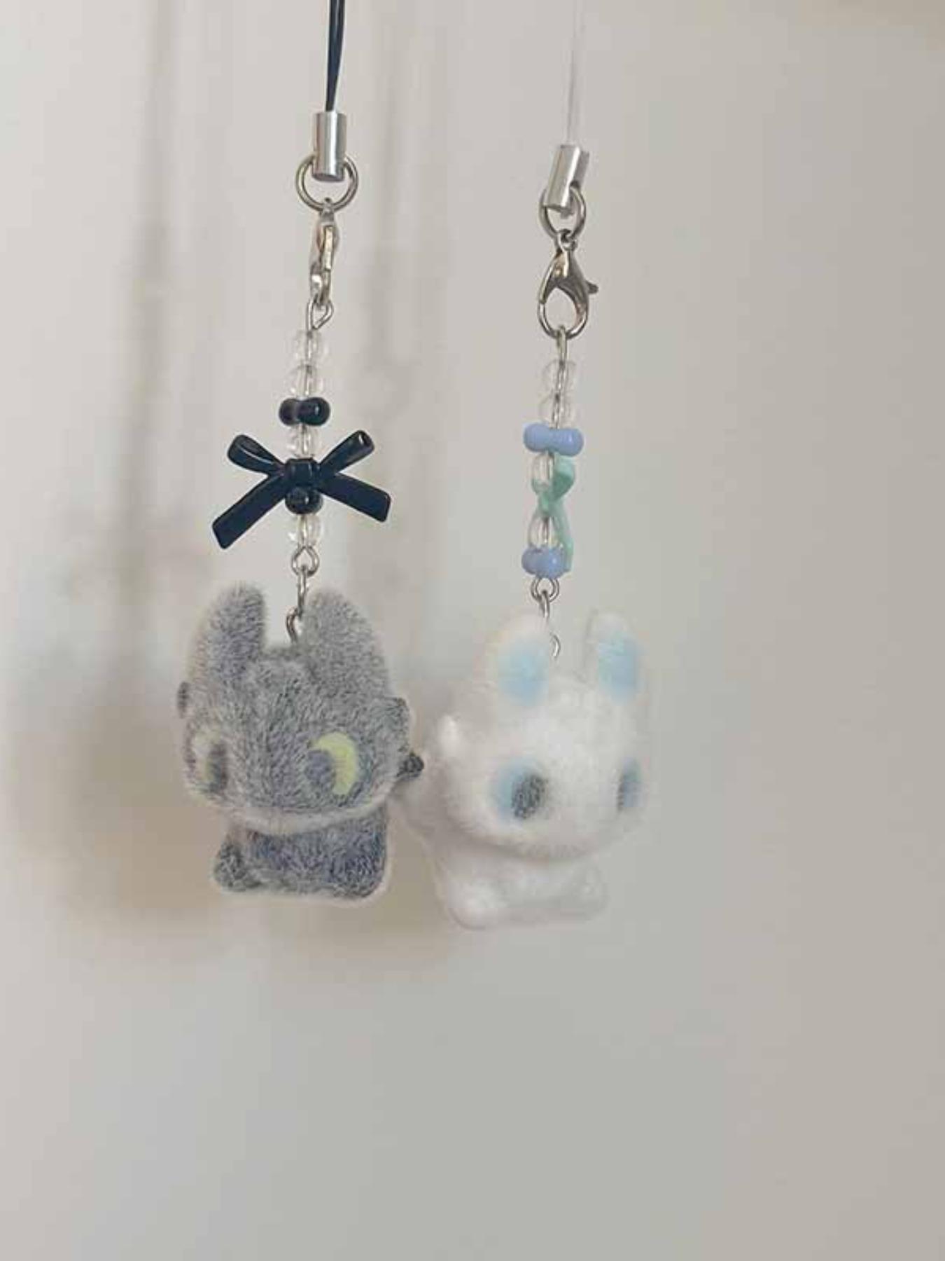 Your own Toothless & Light Fury Matching couple keychains for you and your soulmate. Show your love like Hiccup & Astrid!