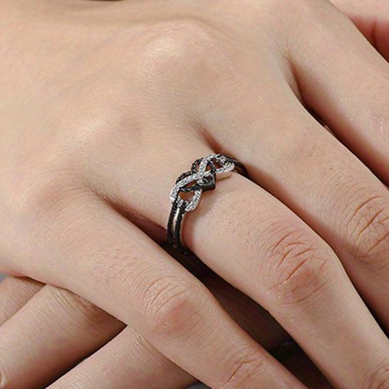 Stainless Steel Black Heart Couple Ring Set, Versatile Finger Jewelry for European and American Couples Daily Outfit Matching Accessory