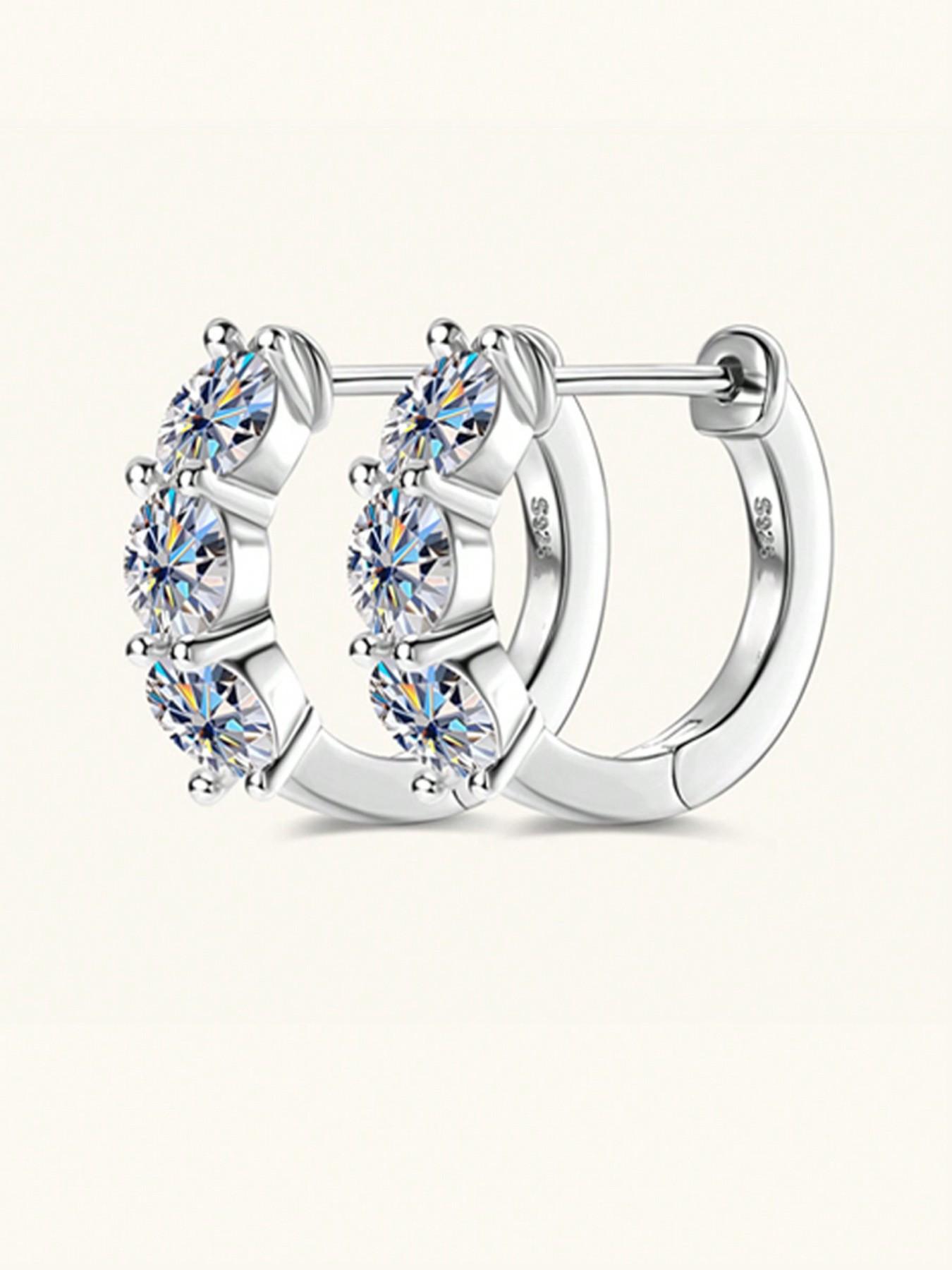 0.3-carat moissanite sapphire earrings for ladies and gentlemen, made of S925 silver. Suitable for daily wear or for parties, banquets, Valentine's Day, Christmas, birthday or as a gift for wedding anniversary.