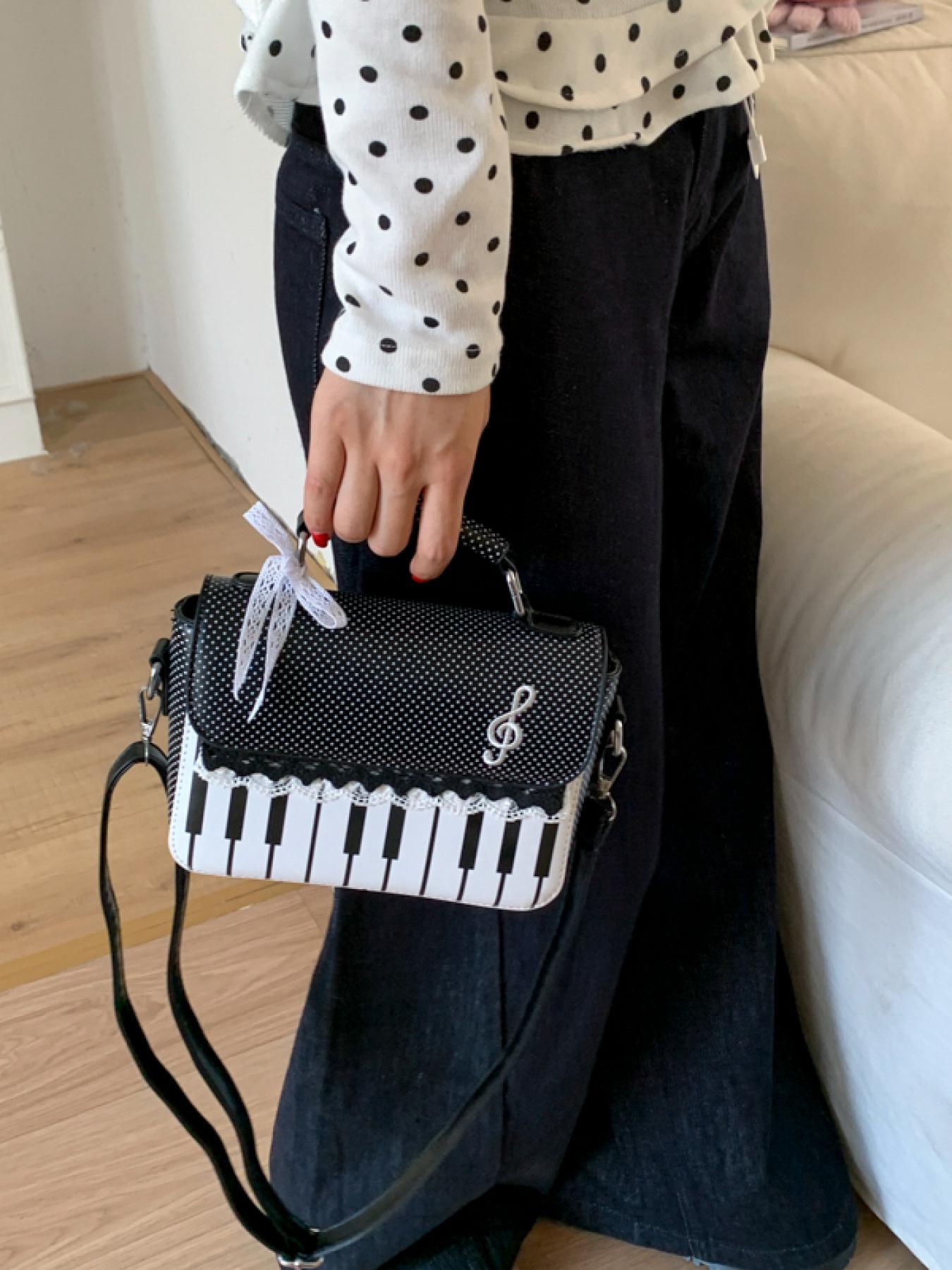 Chic Niche Designed Women's Bags New Style Super Popular Crossbody Handbag Small Square Purse crossbody bag Fashionable Crossbody Bag