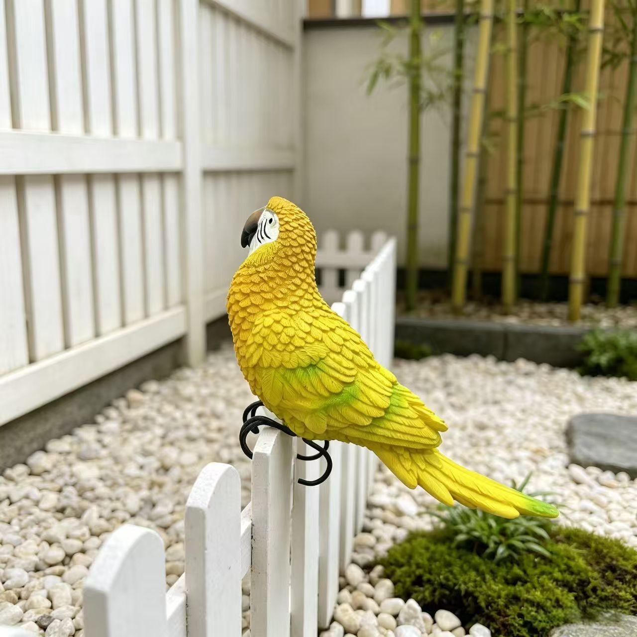 Resin Parrot Bird Home Decor Sculpture, Outdoor Garden Ornament, Durable Resin Material, Perfect for Courtyard Decoration