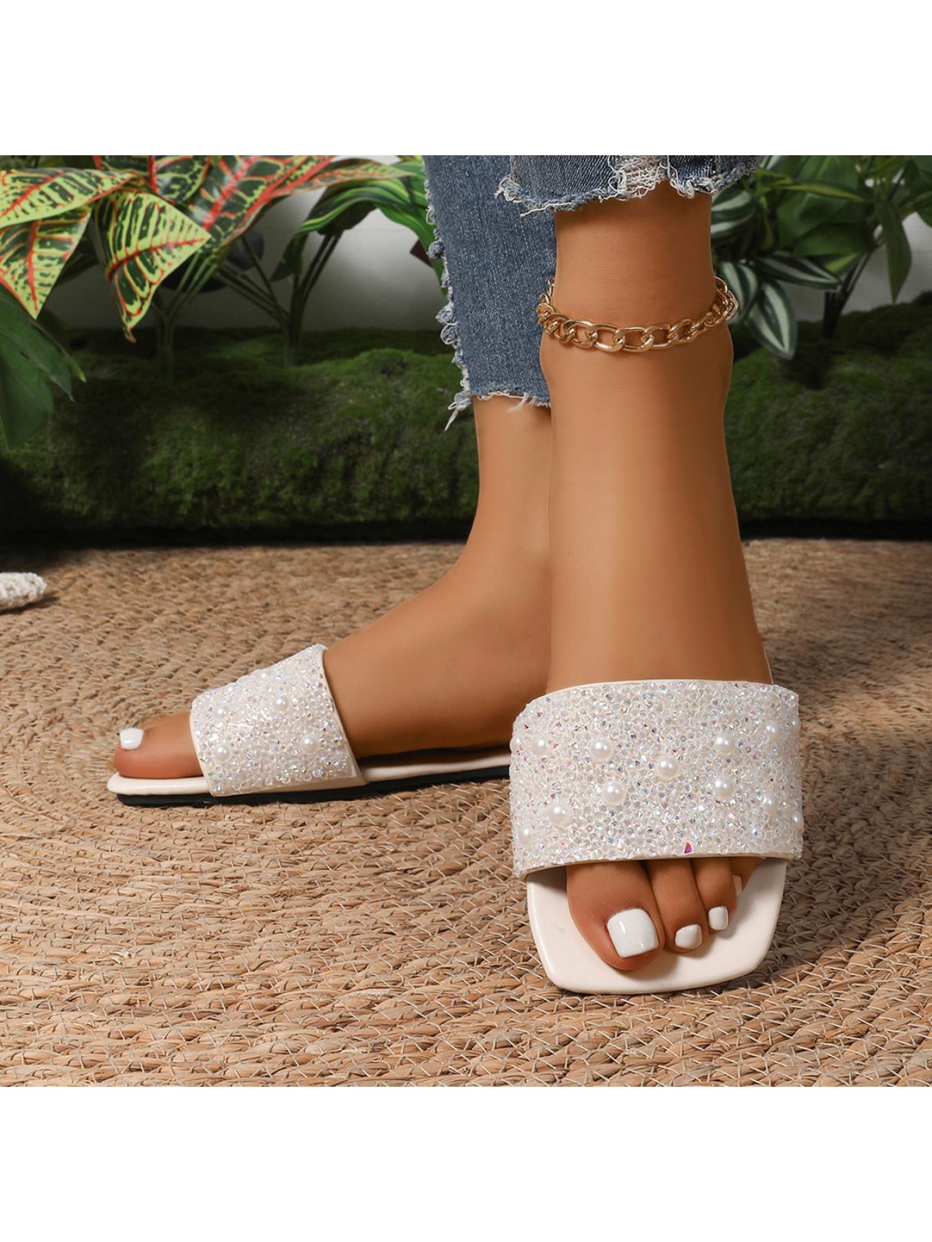 Women's slippers with pearl and rhinestone design, shiny flat slippers, comfortable and essential for home wear and dating.