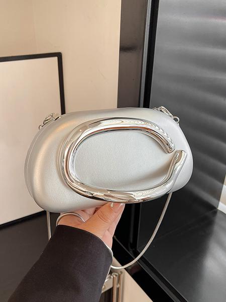 Simple and generous all-match small square handbag, metal buckle decorative chain crossbody bag, fashionable daily exquisite evening handbag, elegant bags, niche suitable shopping and participating in activities, etc.