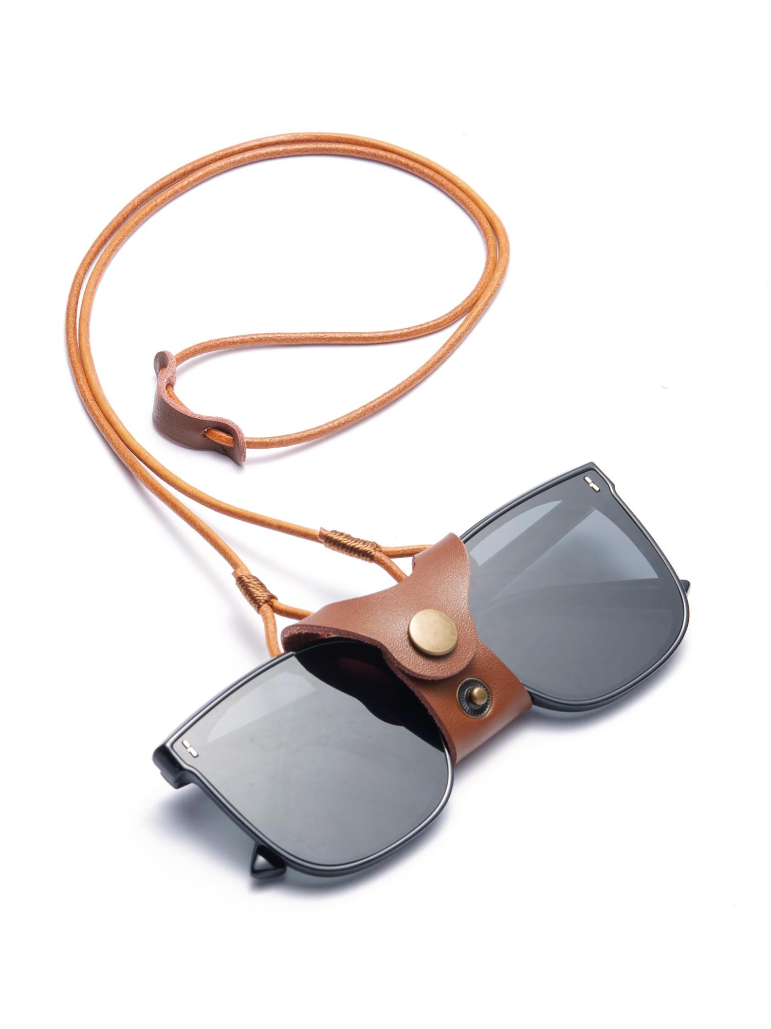 Portable minimalist solid color storage glasses travel case with lanyard, suitable for daily travel use, storing glasses and sunglasses, very suitable for outdoor activities, a must-have travel organizer for beach vacations.