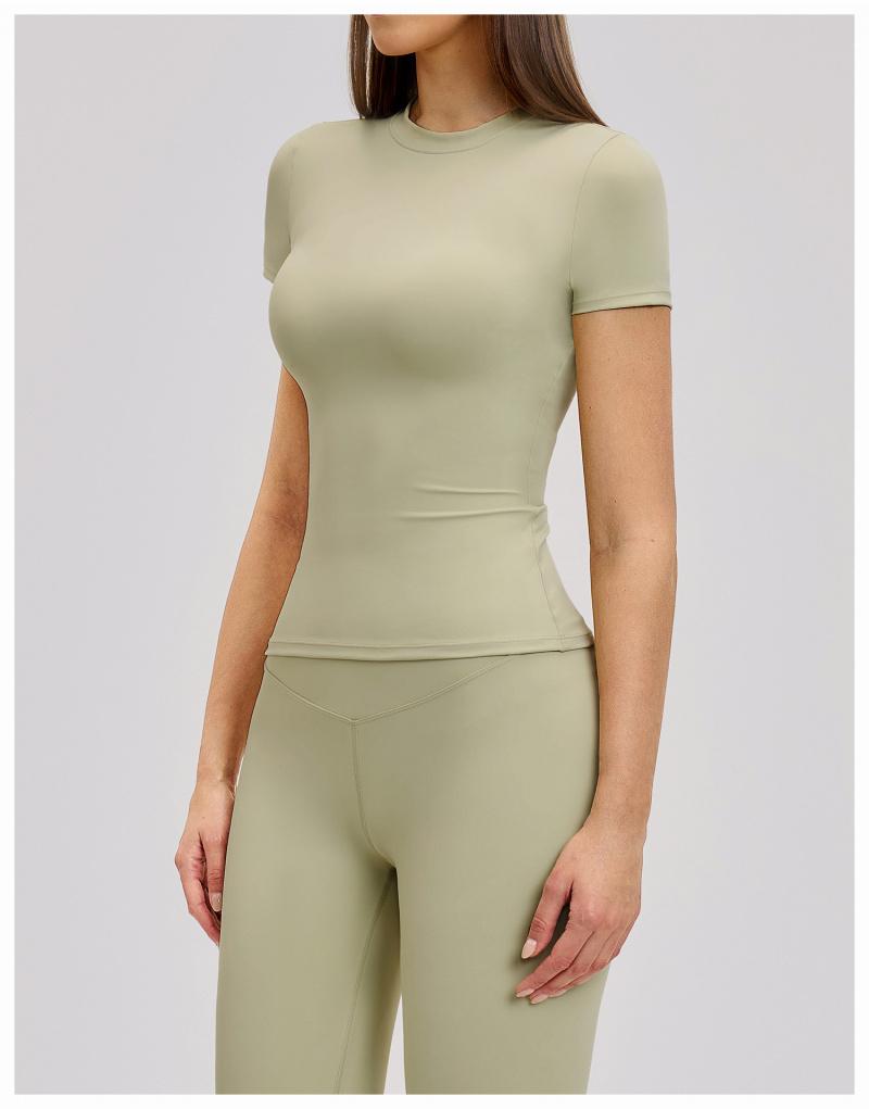 Solid color sports T-shirt, round neck, slim fit, stretchy fabric, suitable for yoga and gym workouts, women's sportswear, sporty style clothing, fitness shirt, workout top, loose-fitting gym shirt
