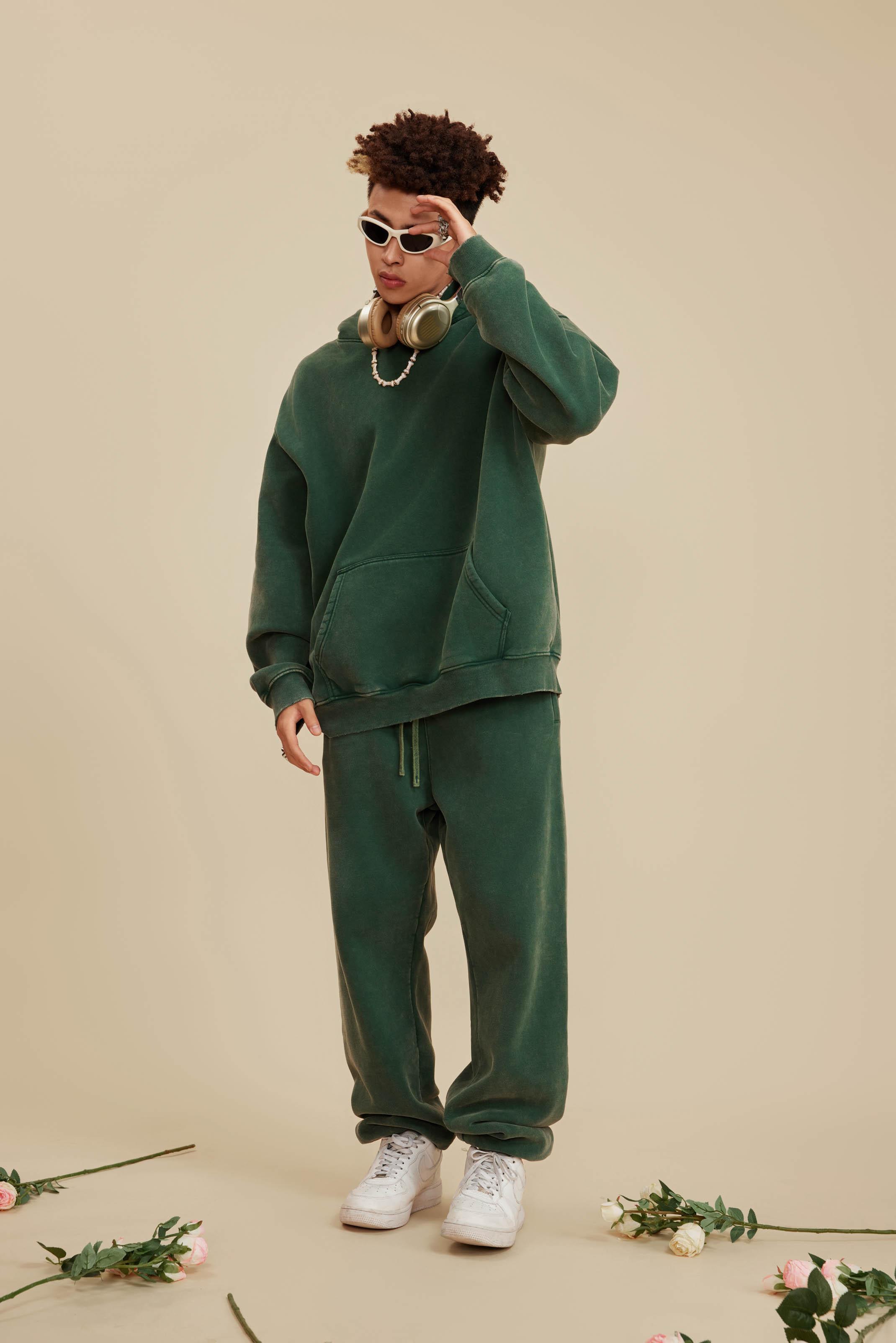 FAIABLE Casual Oversized Top，Unisex Acid Wash Hoodie Pullover This sweatshirt is crafted for both men and women, offering an athletic and warm feel. With long sleeves and a relaxed fit, it's made of soft material, ideal for leisure sweaters SpringStatemen