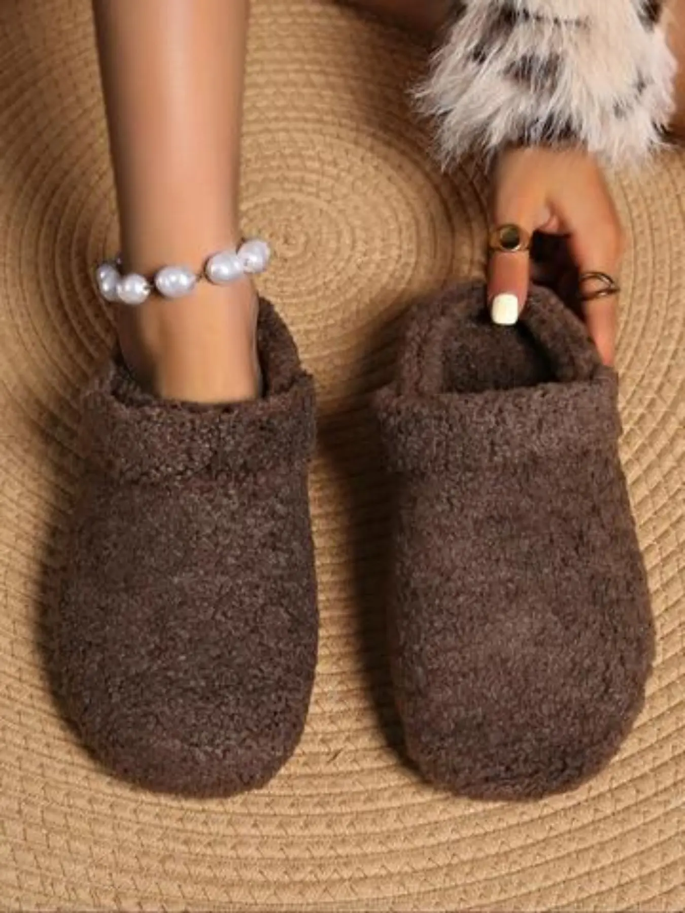 Retro Ladies Cozy Sherpa Fleece Clog Slippers, Soft Round Toe, Warm Winter Shoes, Lightweight Casual Outdoor House Mules for Women